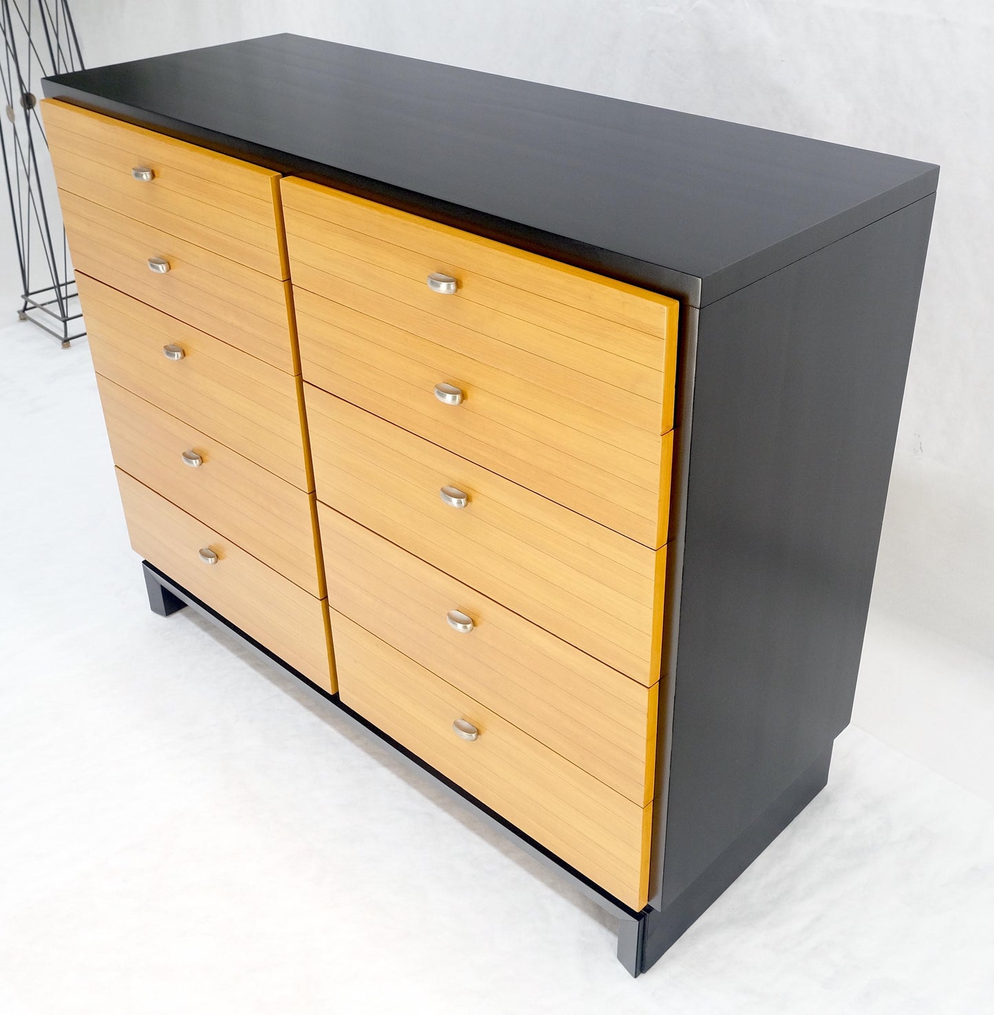 EstablishedLines American of Martinsville Black & Blond 10 Drawers Dresser on Bracket Feet MINT!