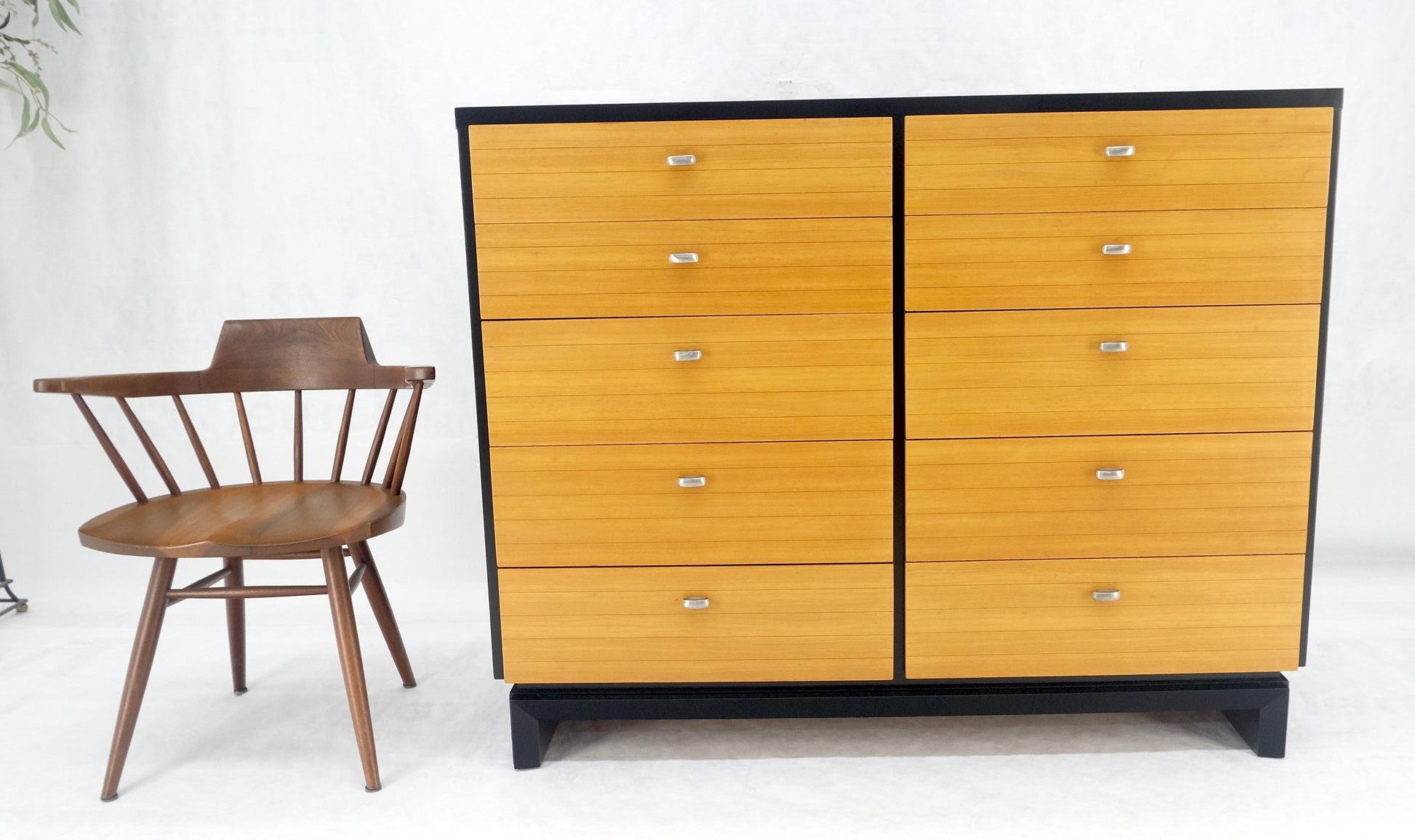 EstablishedLines American of Martinsville Black & Blond 10 Drawers Dresser on Bracket Feet MINT!