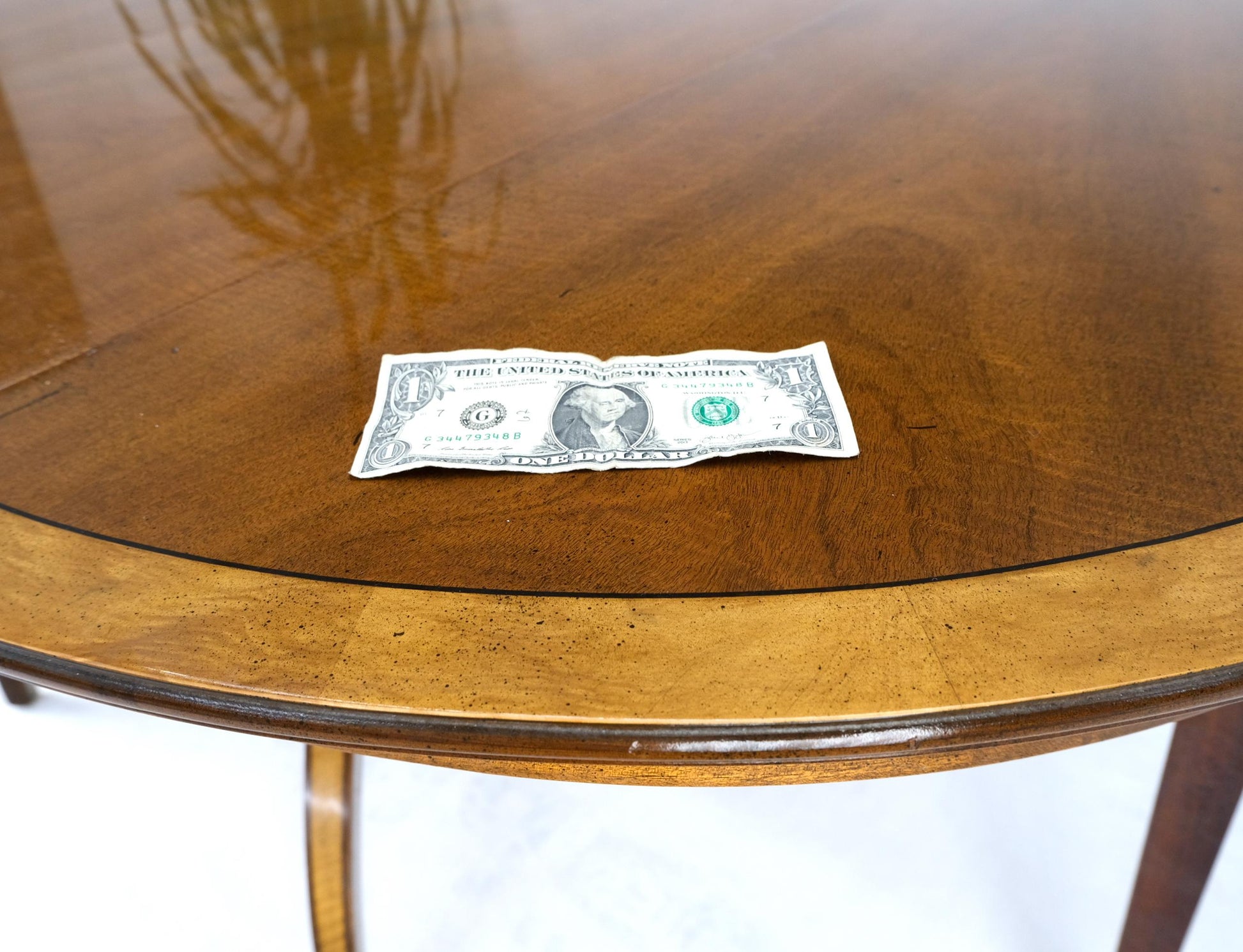 EstablishedLines Charak Lacquered Mahogany Banded Round Dining Table w/ 2 Leaves Inlaid Legs Mint
