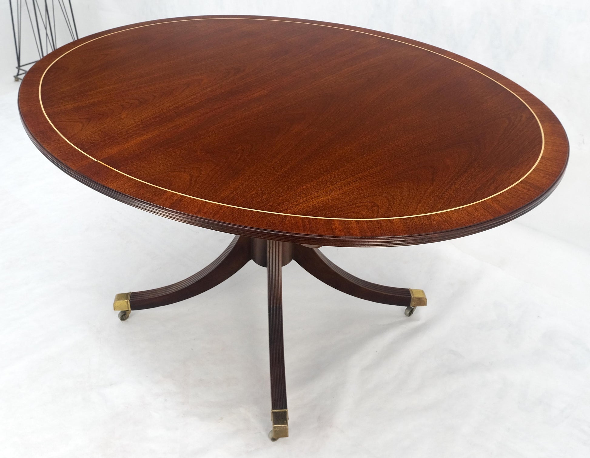 EstablishedLines Baker Banded Oval Round Single Pedestal Mahogany Dining Table 2x20" Leaves MINT!
