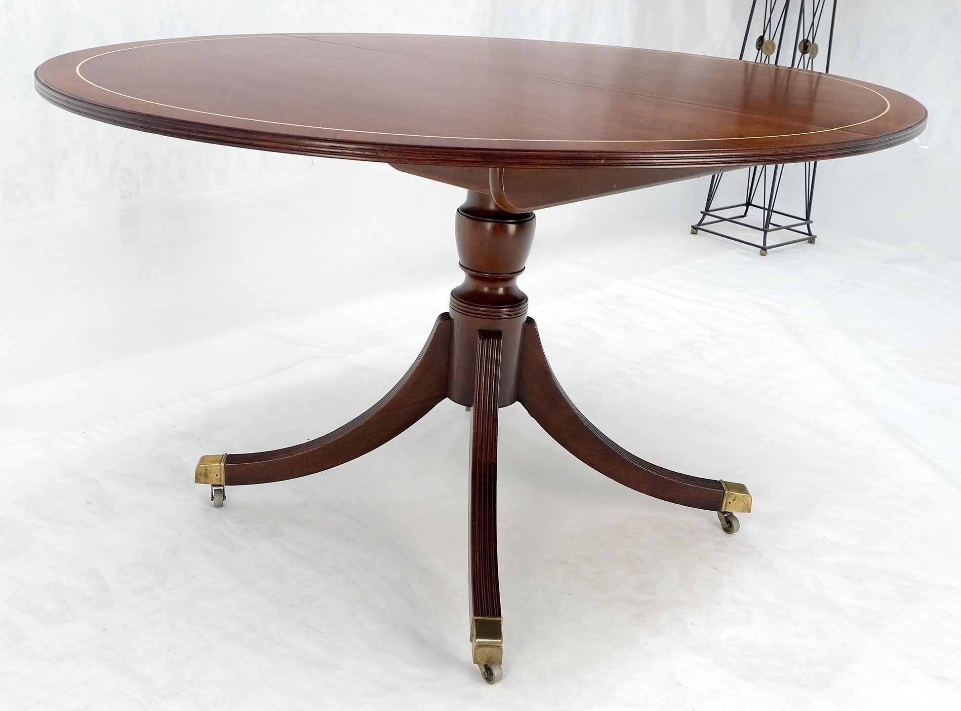 EstablishedLines Baker Banded Oval Round Single Pedestal Mahogany Dining Table 2x20" Leaves MINT!