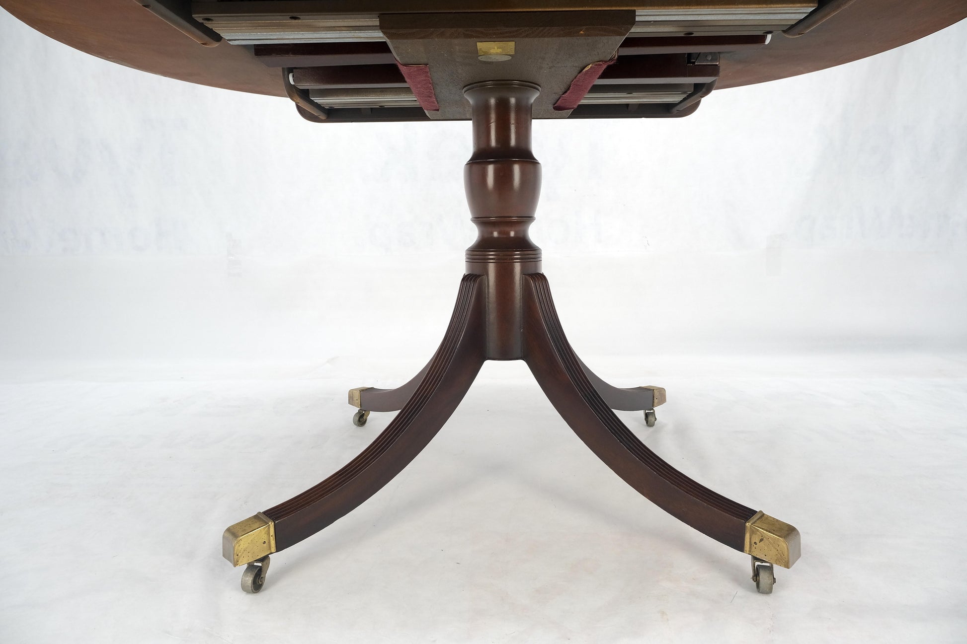 EstablishedLines Baker Banded Oval Round Single Pedestal Mahogany Dining Table 2x20" Leaves MINT!