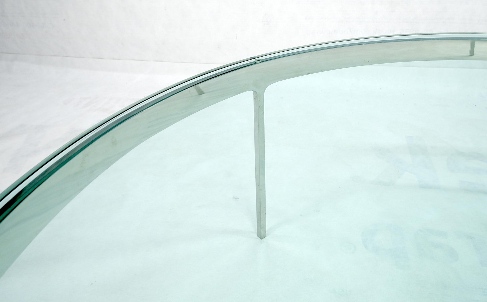 EstablishedLines Bauhaus 3/4" Thick Glass Top Round Stainless Steel Base Coffee Center Table MINT