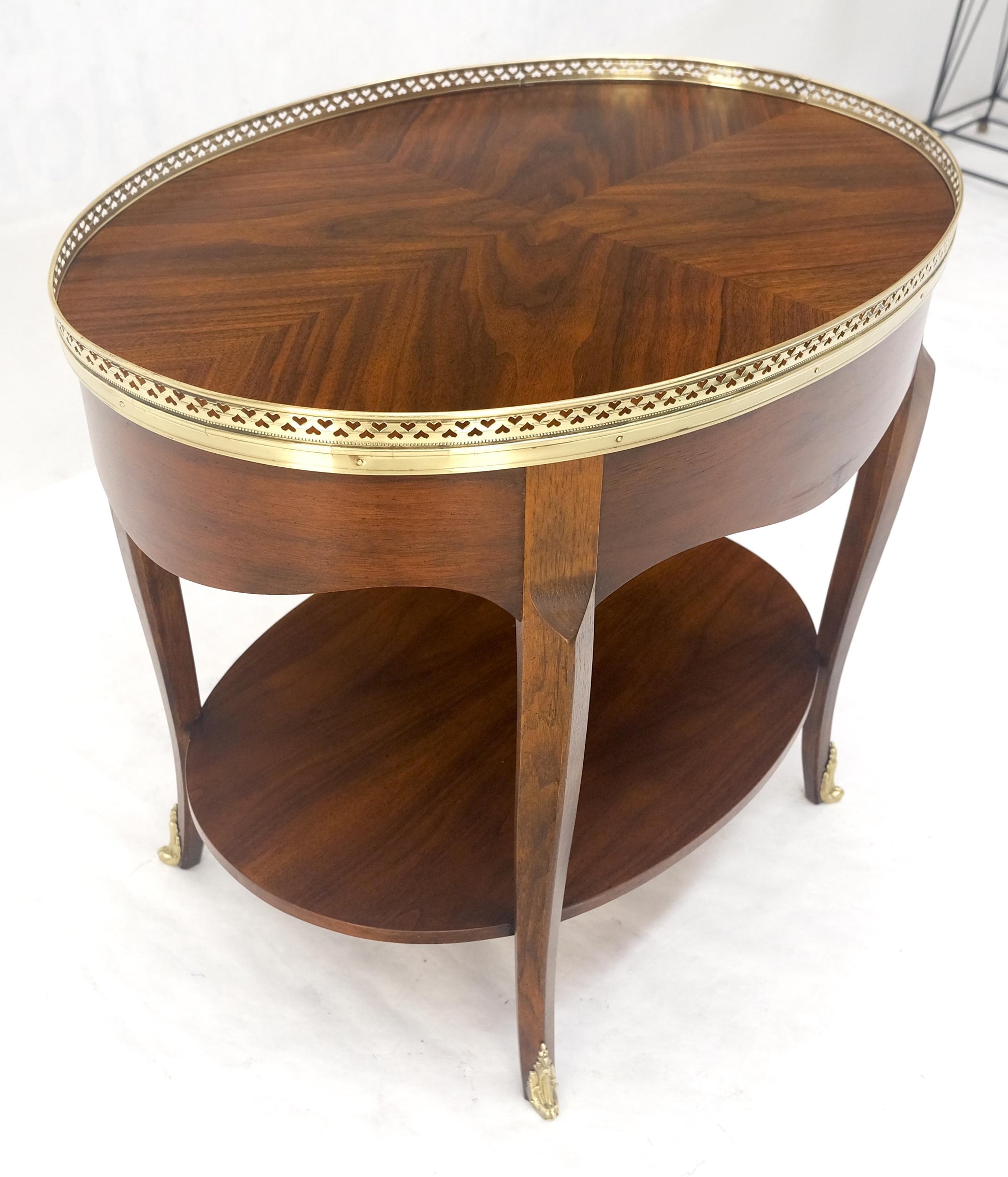 EstablishedLines Baker Brass Gallery & Feet Oval Top Two Tier Side End Lamp Table Stand MINT