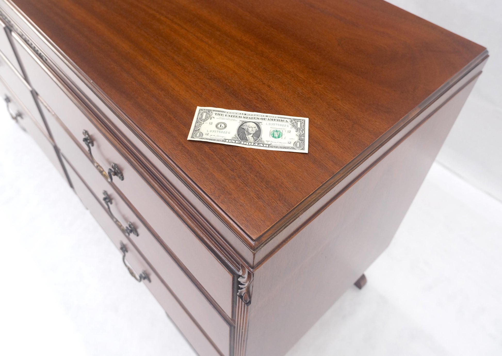 EstablishedLines Duncan Phyve Mahogany 6 Drawers Splayed Carved Legs 6 Drawers Dresser MINT