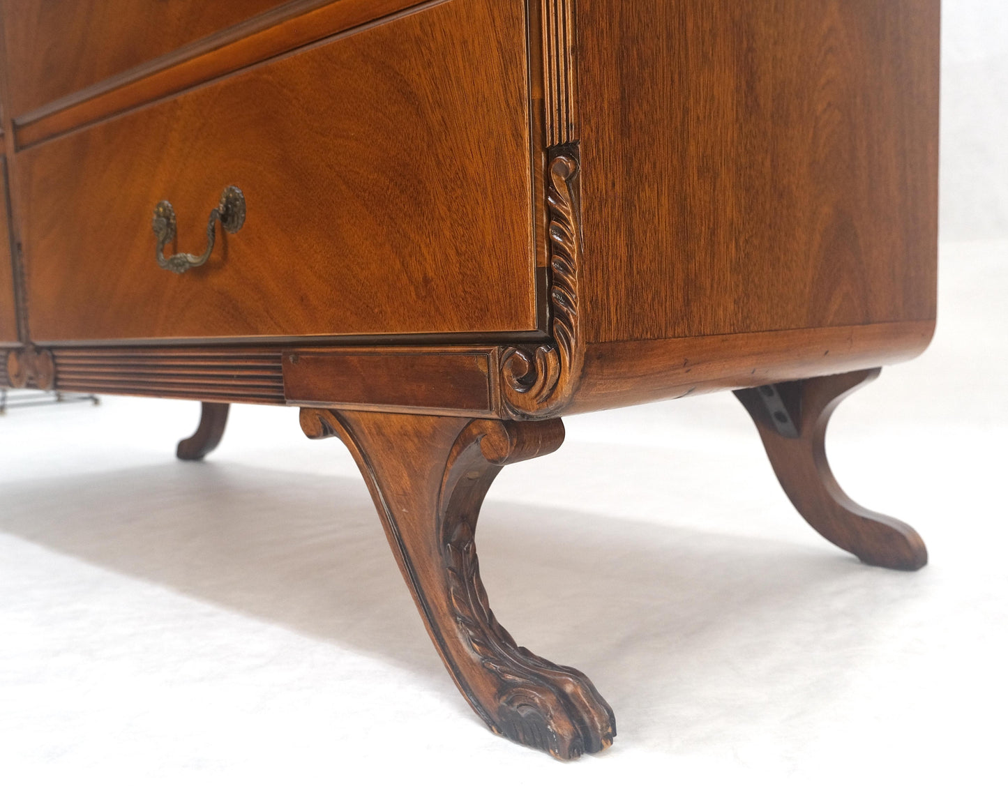 EstablishedLines Duncan Phyve Mahogany 6 Drawers Splayed Carved Legs 6 Drawers Dresser MINT
