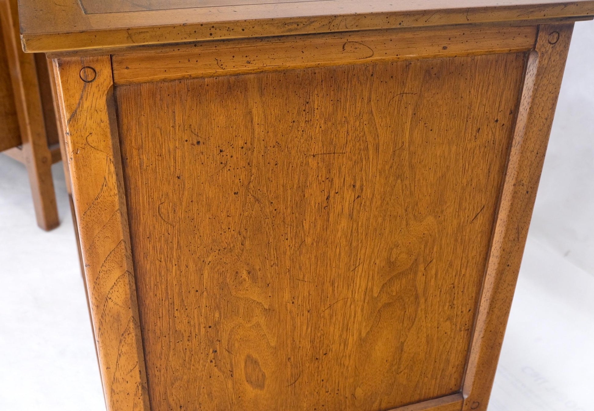 EstablishedLines Pair Double Door Pierced Carved Doors Compartment Night Stands End Tables Mint