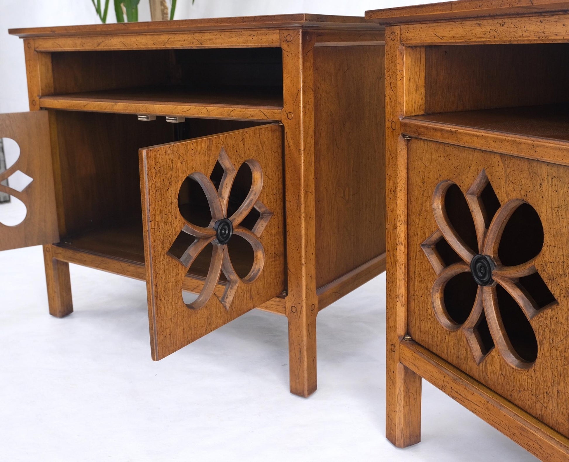 EstablishedLines Pair Double Door Pierced Carved Doors Compartment Night Stands End Tables Mint