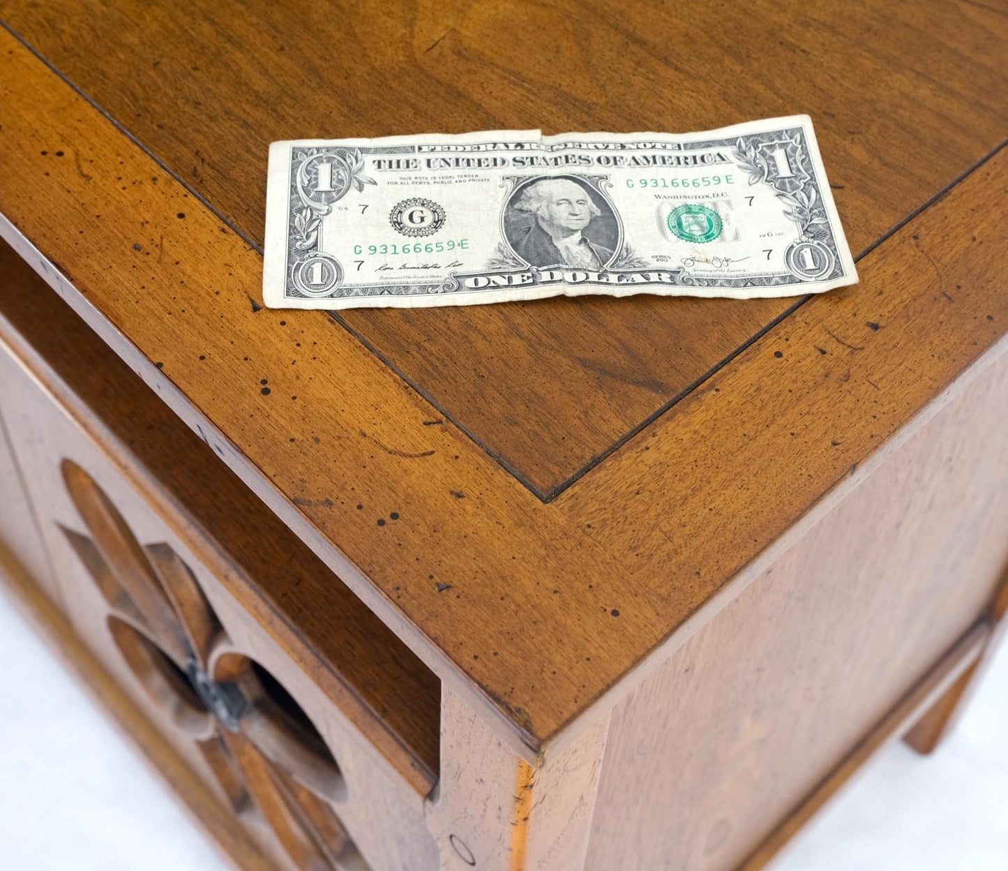 EstablishedLines Pair Double Door Pierced Carved Doors Compartment Night Stands End Tables Mint