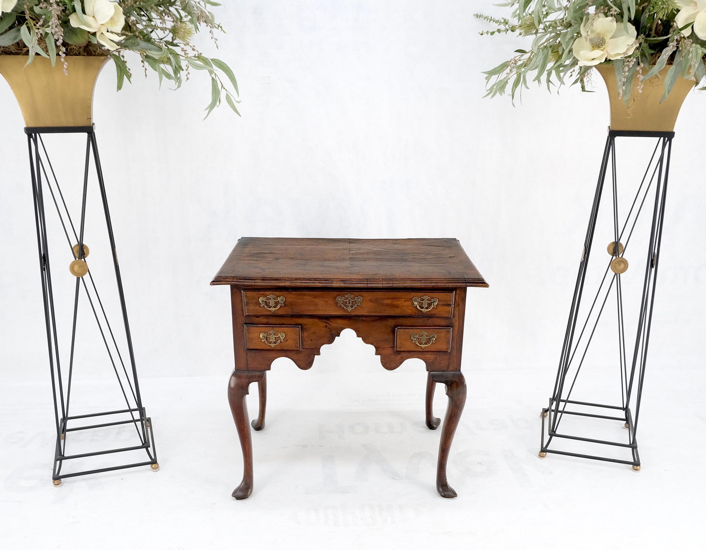 Antique Walnut 18th Century Queen Ann 3 Drawers Low Boy Good Condition