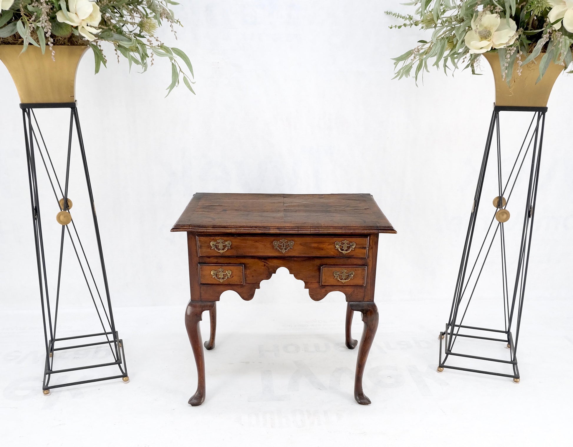 Antique Walnut 18th Century Queen Ann 3 Drawers Low Boy Good Condition