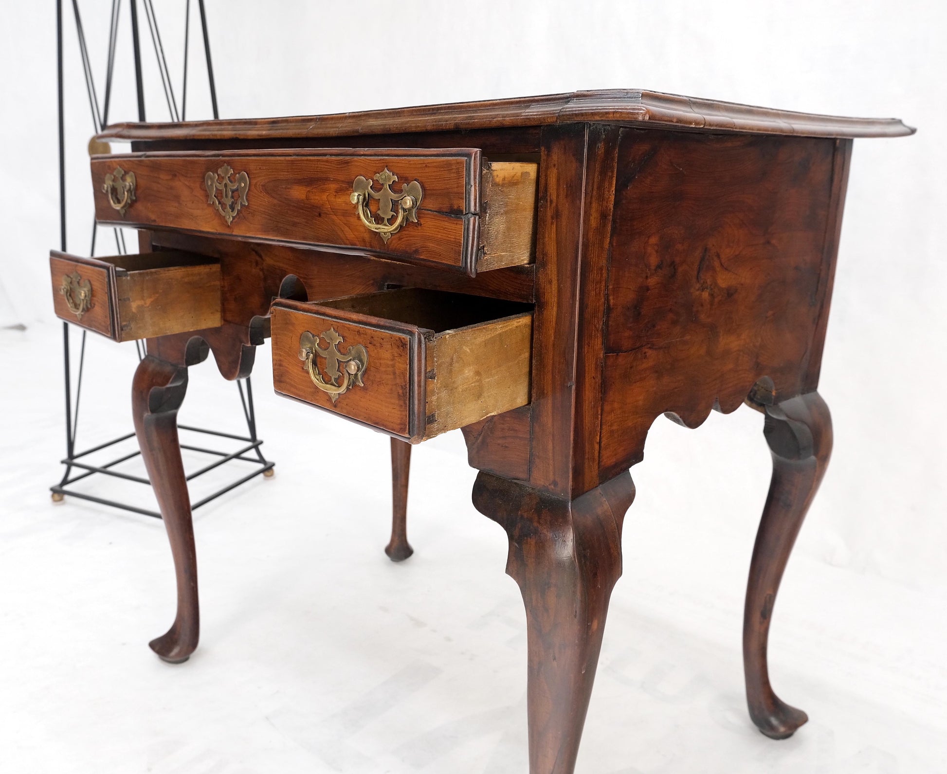 Antique Walnut 18th Century Queen Ann 3 Drawers Low Boy Good Condition