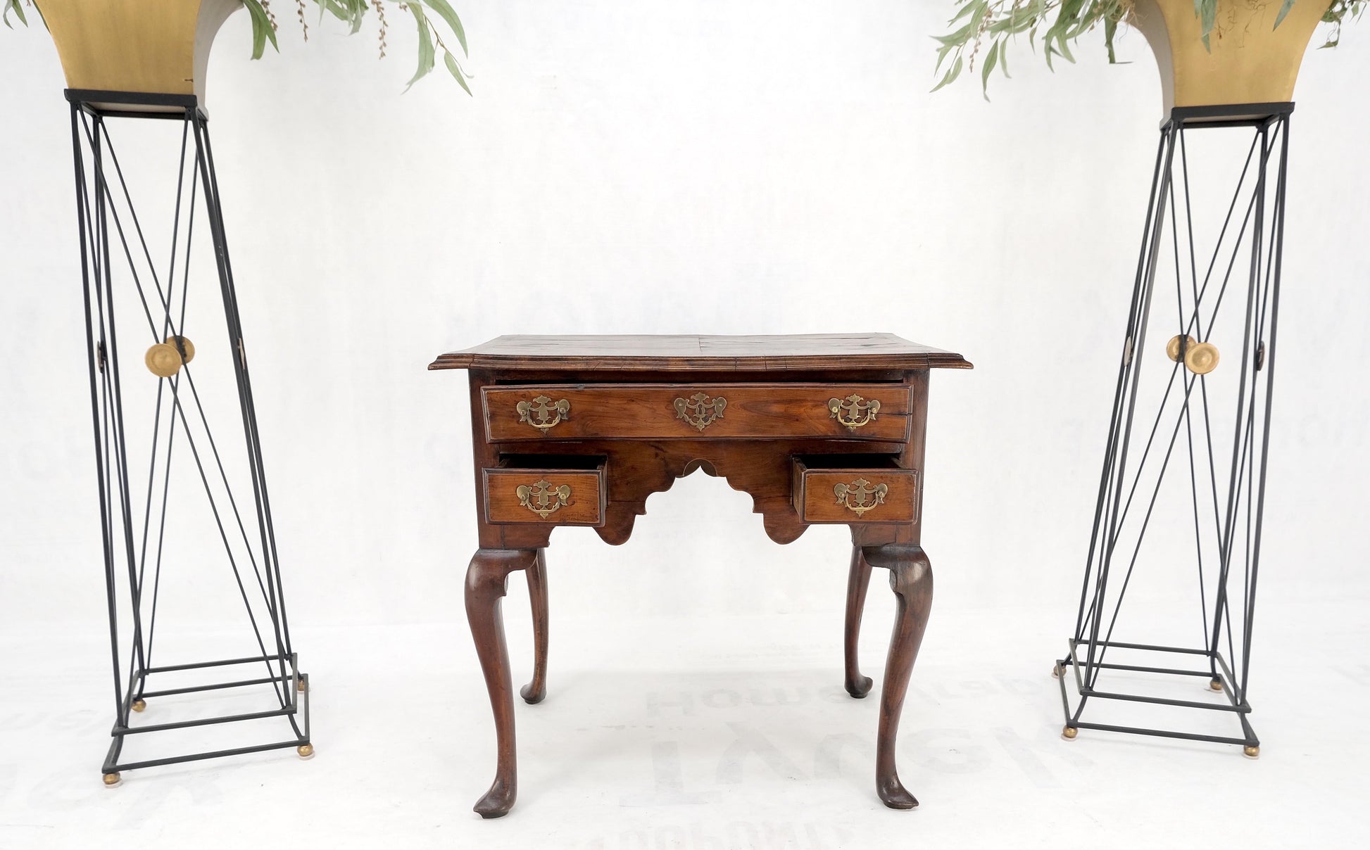 Antique Walnut 18th Century Queen Ann 3 Drawers Low Boy Good Condition