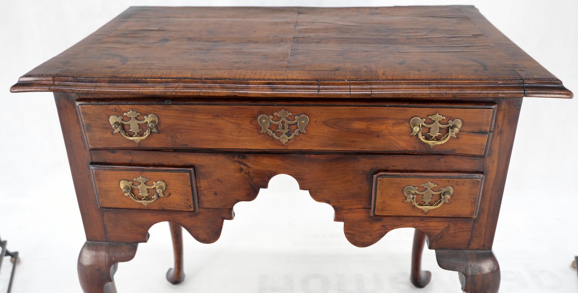 Antique Walnut 18th Century Queen Ann 3 Drawers Low Boy Good Condition