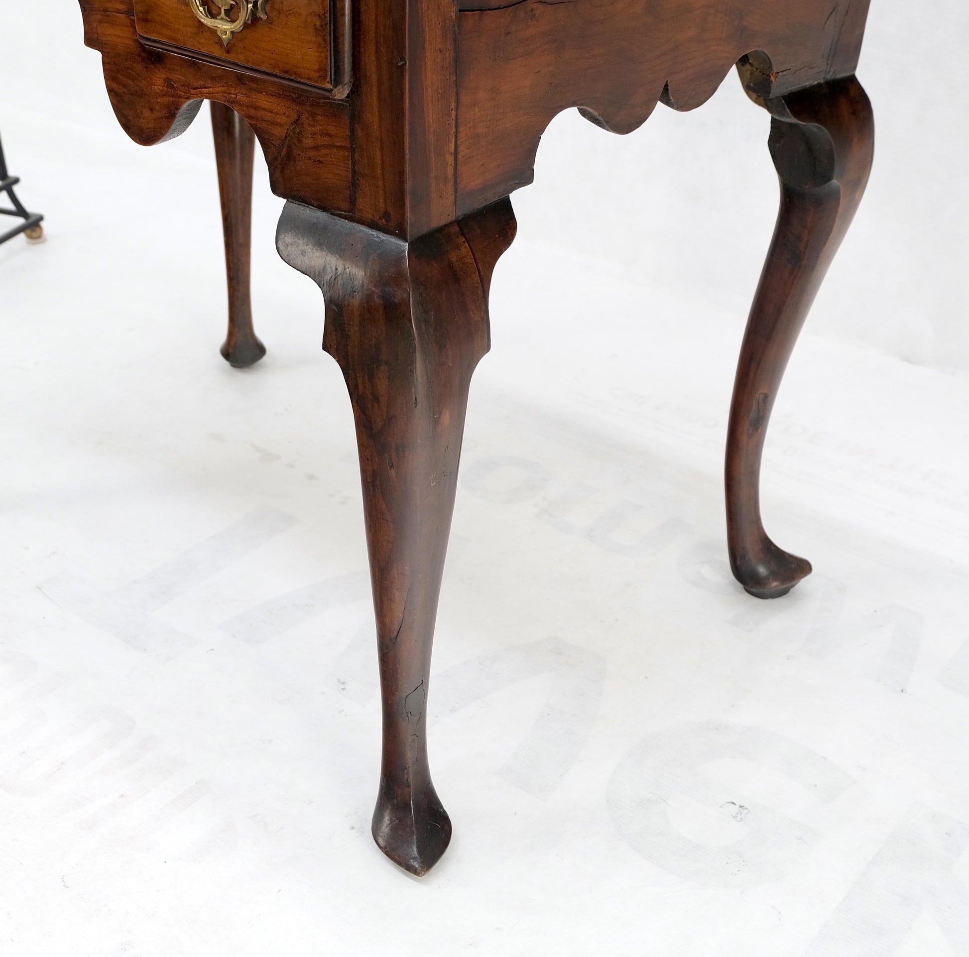 Antique Walnut 18th Century Queen Ann 3 Drawers Low Boy Good Condition