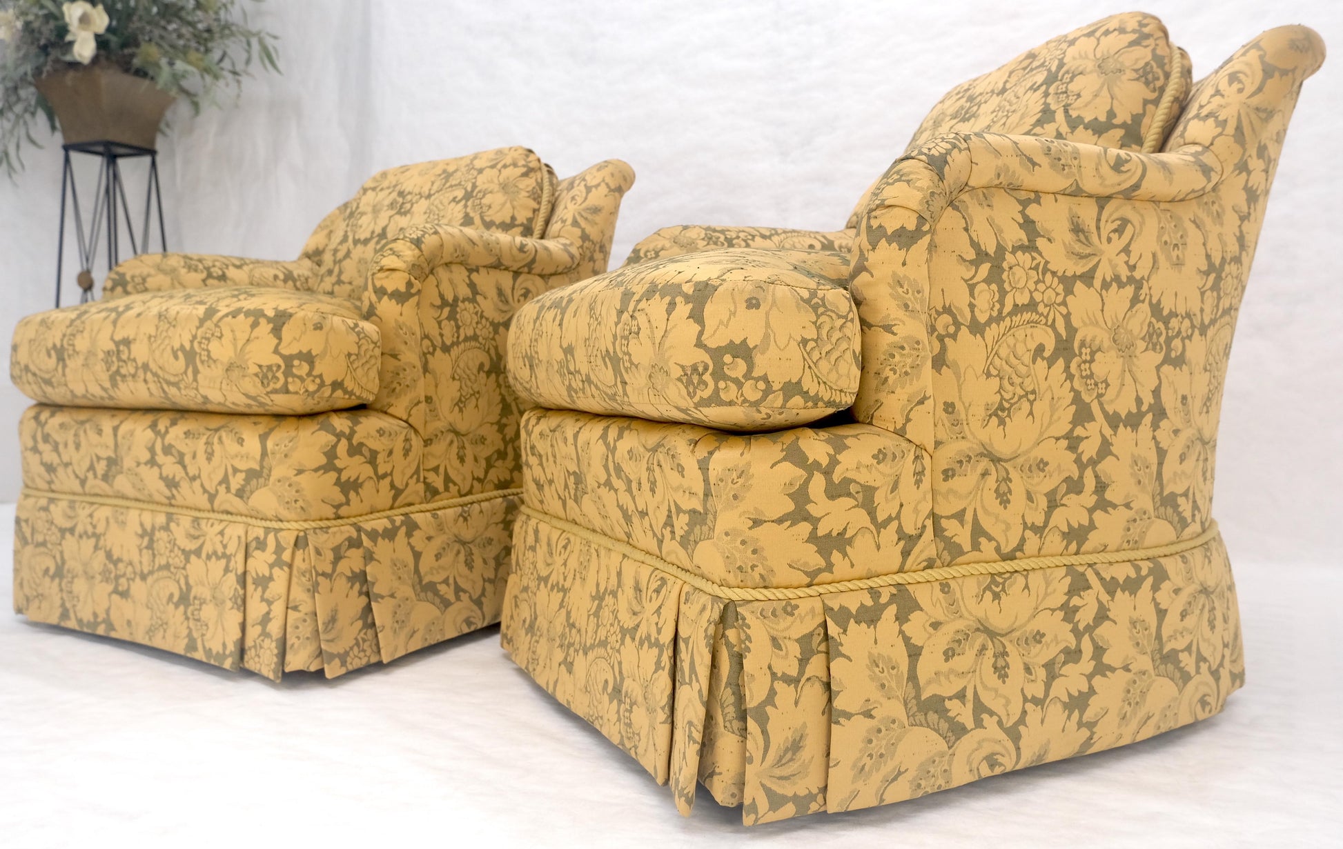 EstablishedLines Pair of Gold Floral Pattern Upholstery Lounge Chairs by Thomasville MINT