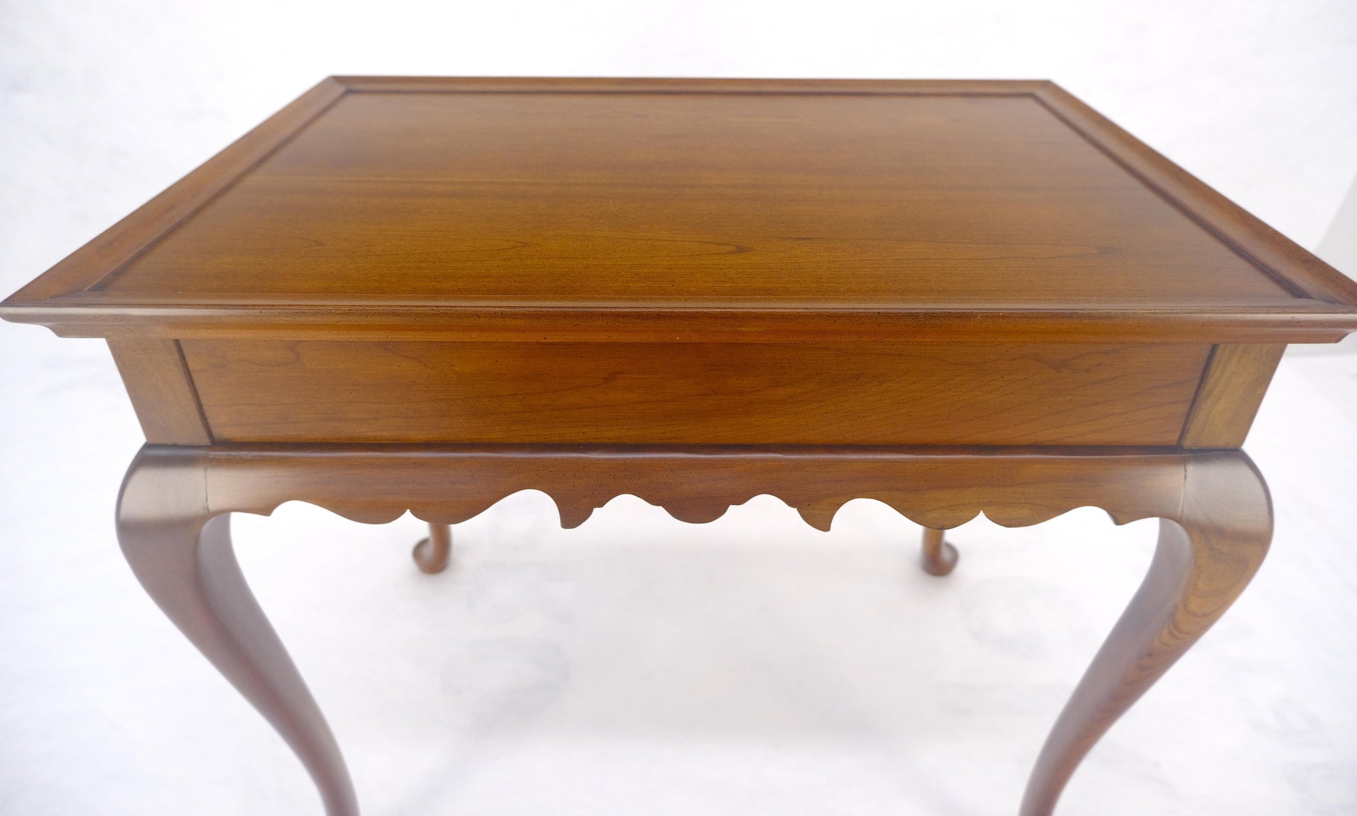 EstablishedLines Queen Ann Solid Mahogany Pull Out Trays Gallery Top Side End Table MINT