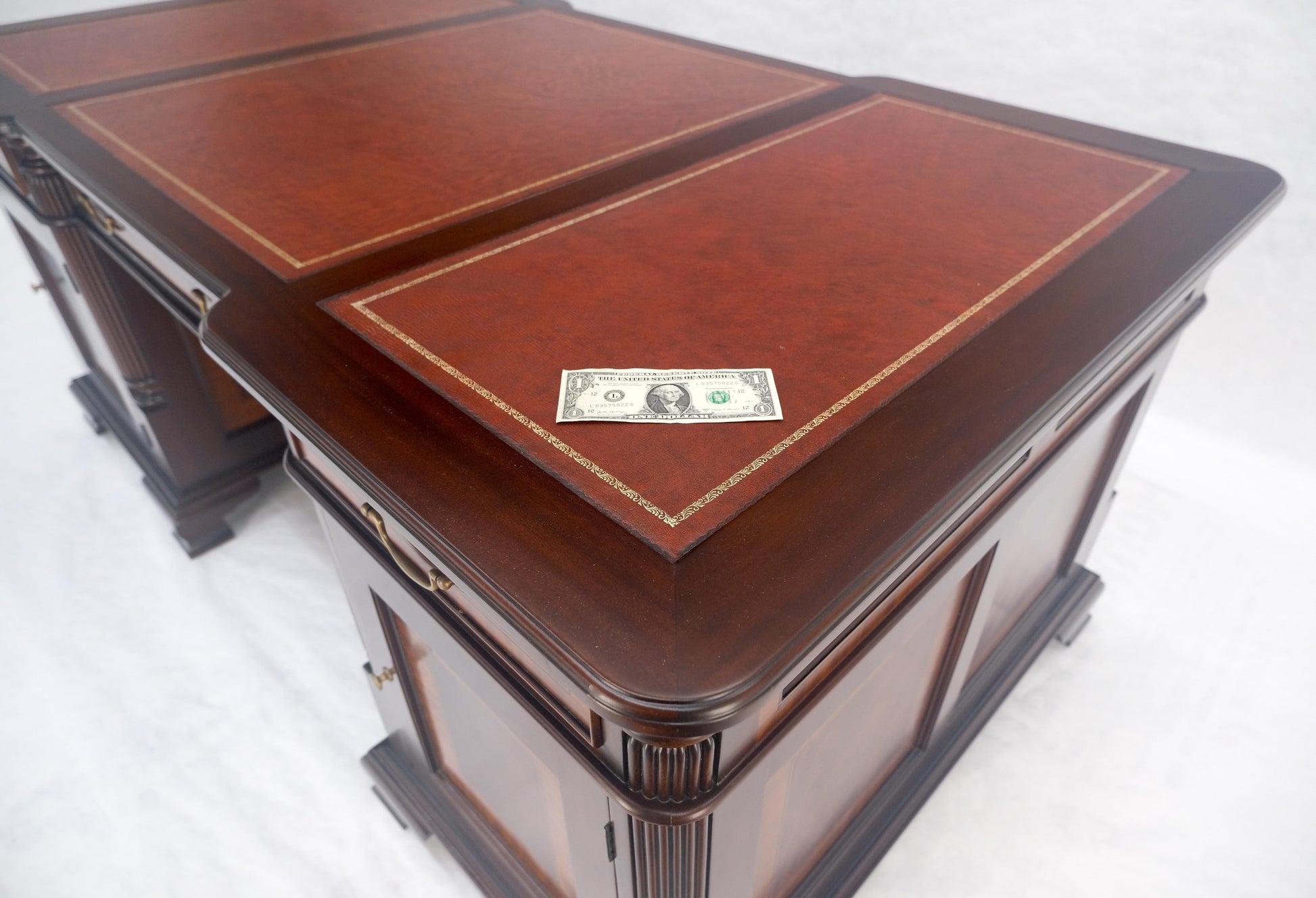 EstablishedLines Large Double Pedestal Embossed Leather Top Mahogany Partners Desk MINT