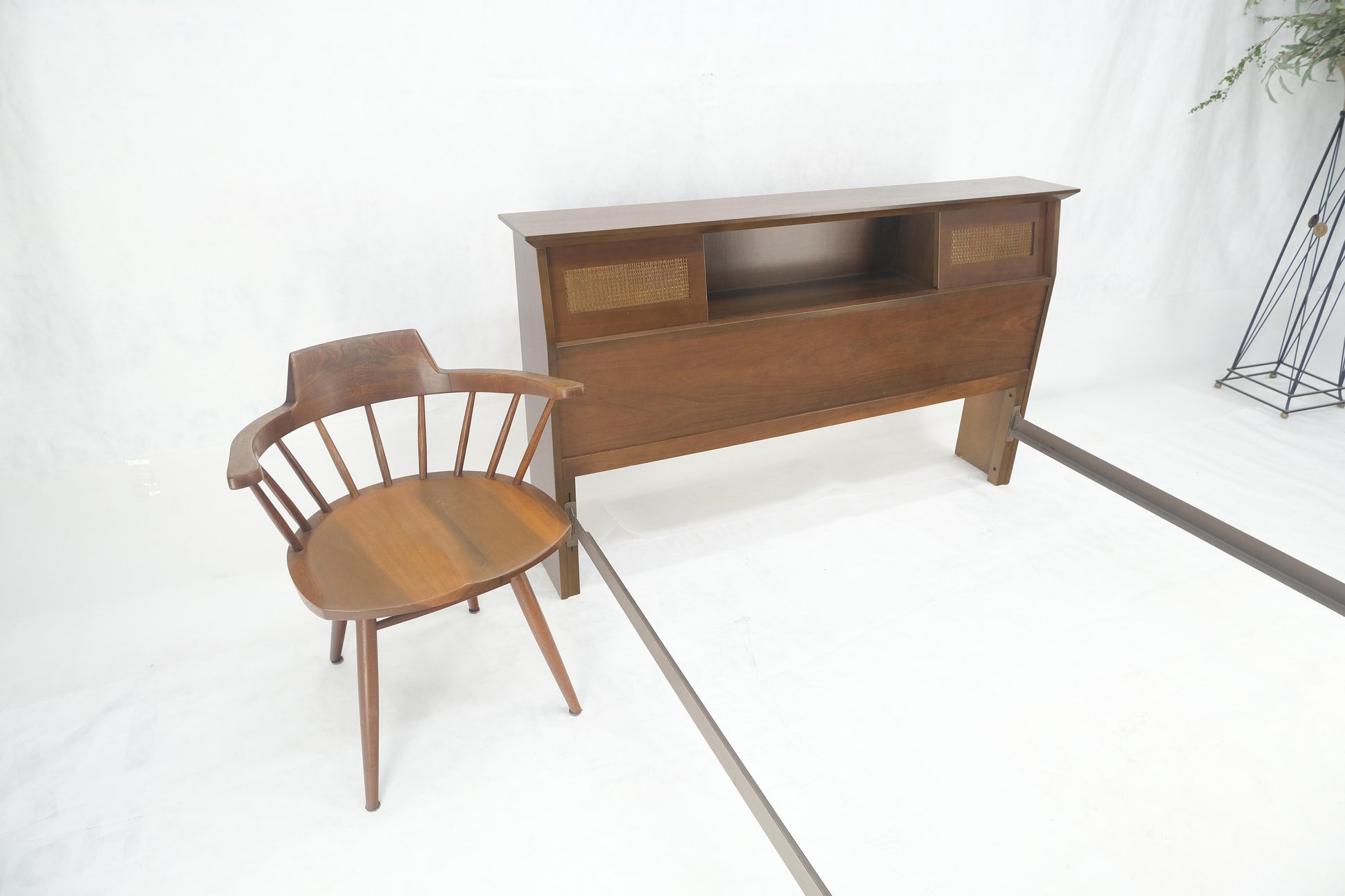 EstablishedLines Walnut Storage Compartment Wedge Shape Headboard Queen Size Bed w/ Rails MINT