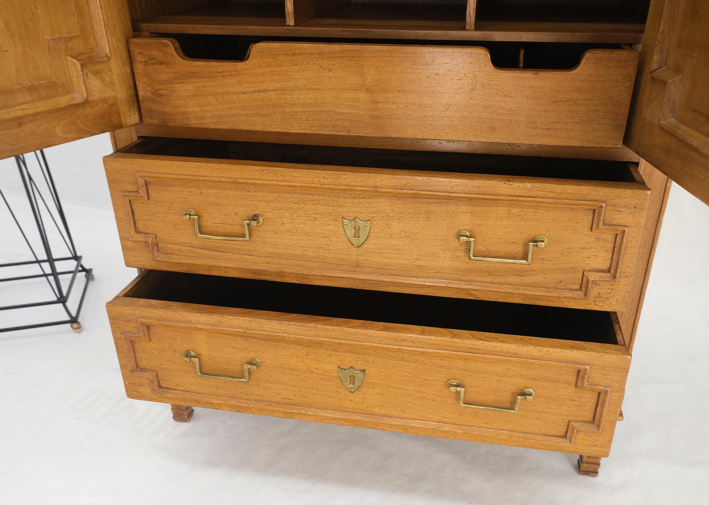 Superior Quality Raised Panel High Chest Dresser Cabinet Dresser MINT!