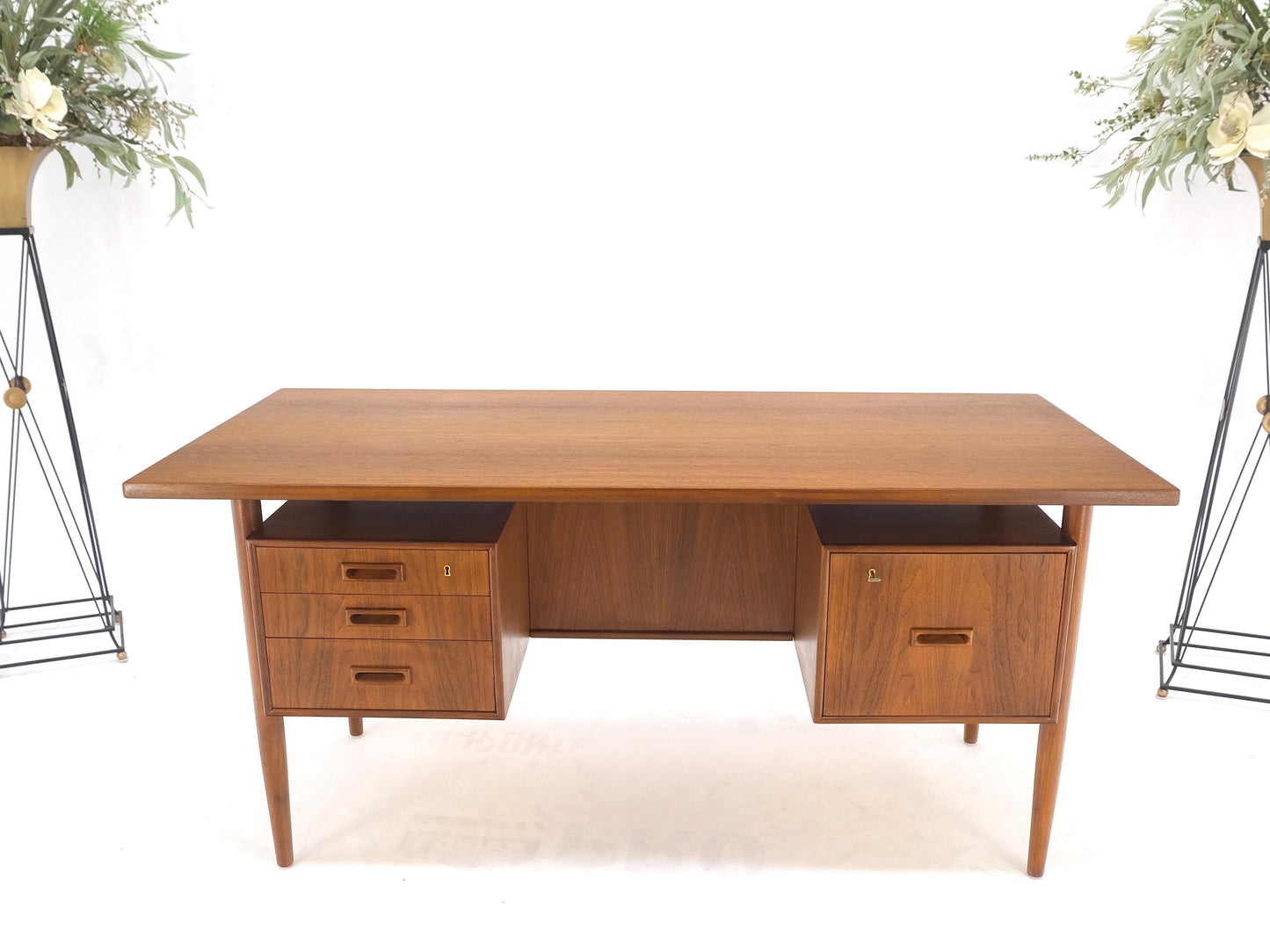 Danish Mid-Century Modern Floating Teak Desk Bookcase File Drawer Key Mint!