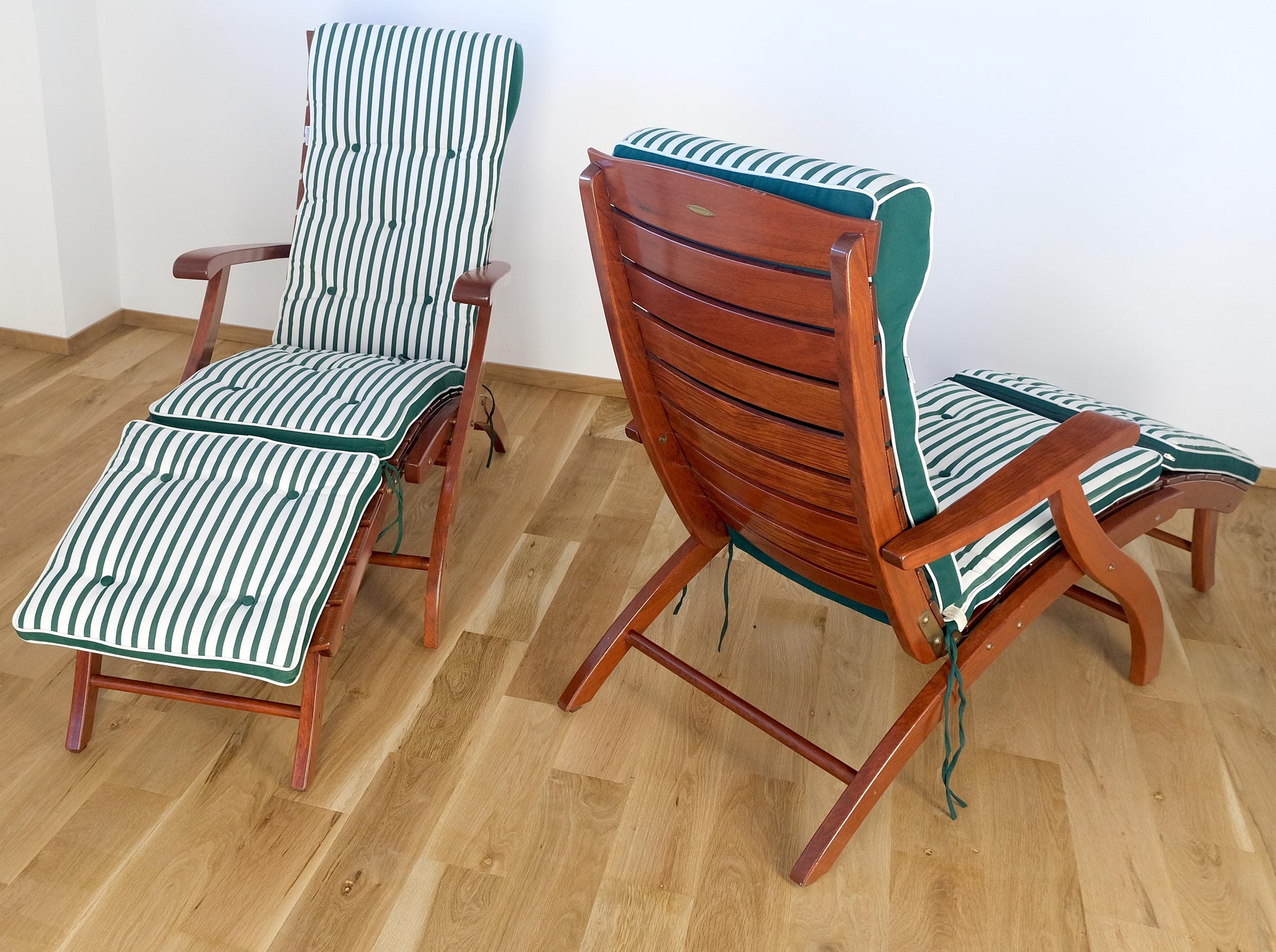 EstablishedLines Tricomfort Made in France SOLID Rosewood Lounge Chairs Ottomans Coffee Table