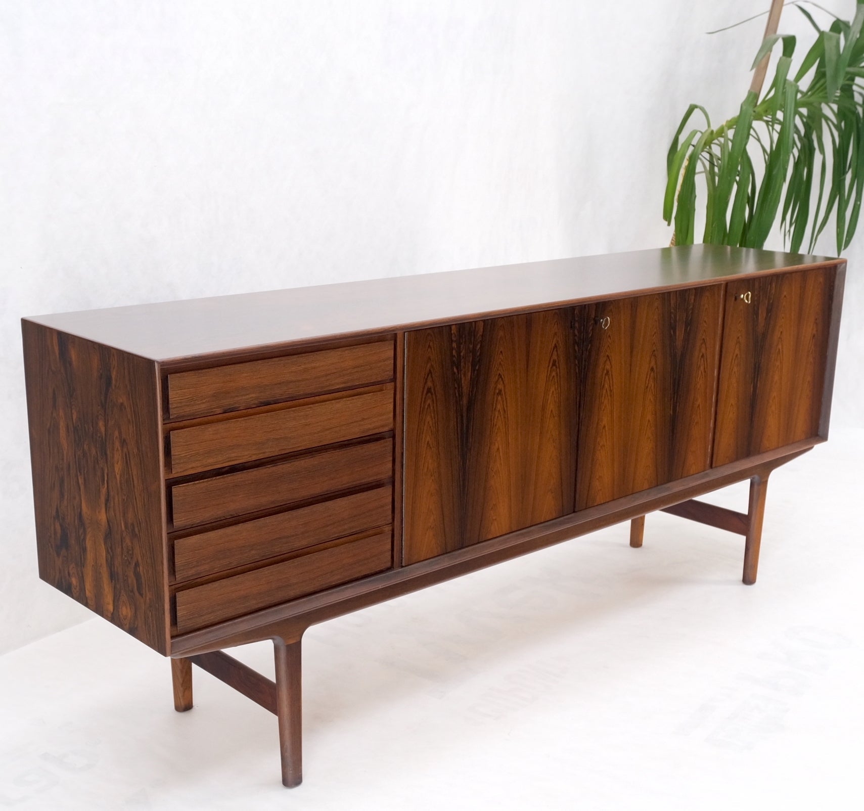 EstablishedLines Danish Mid-Century Modern Rosewood 3 Doors 5 Drawers Credenza Dresser Mint!
