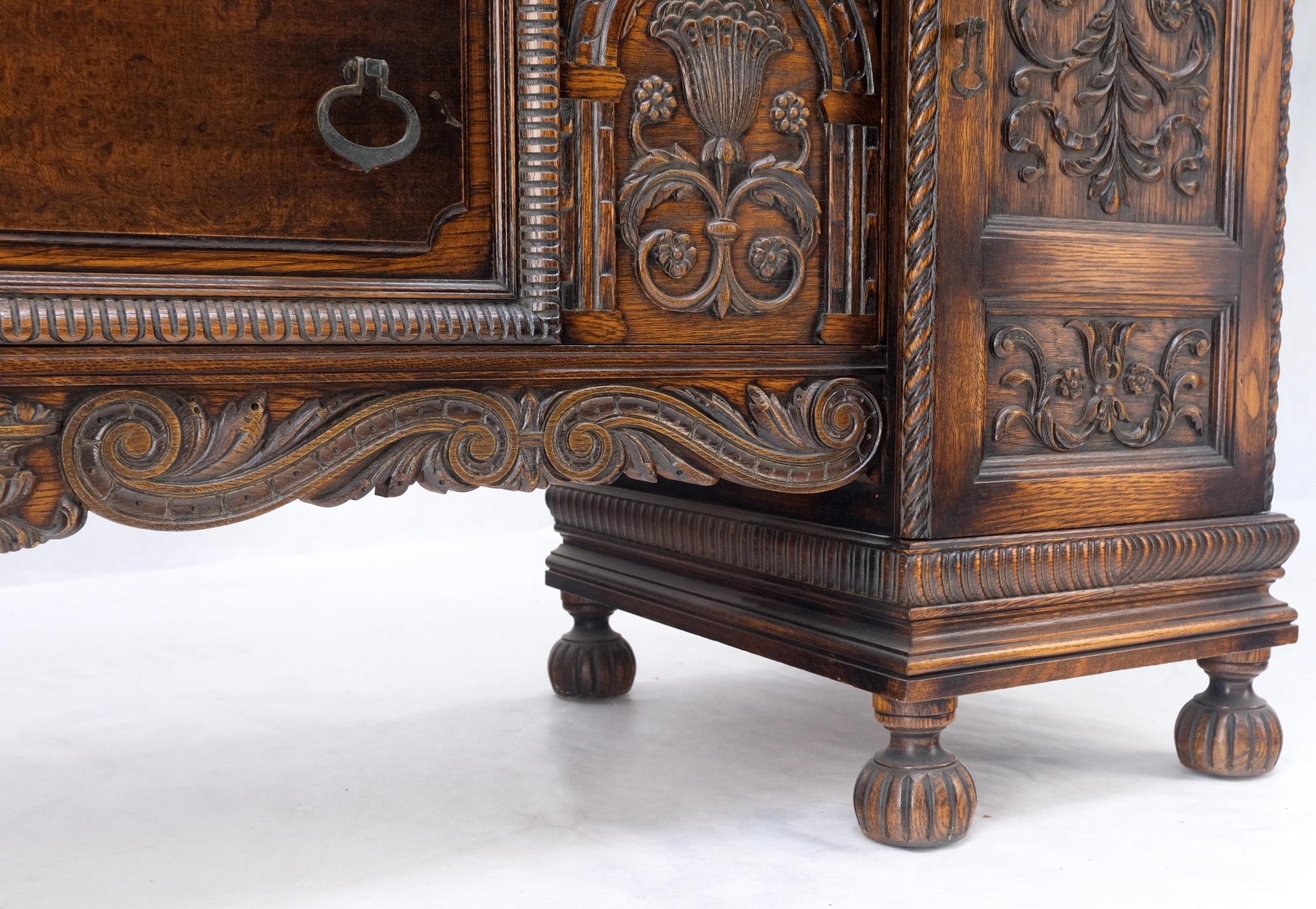 EstablishedLines Jacobean Fine Carved Oak Sideboard Credenza Buffet Cabinet Mint