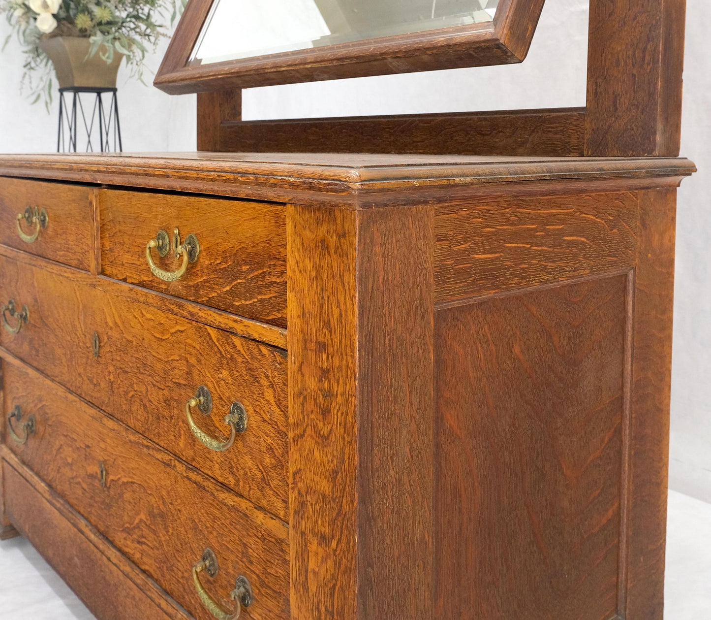 Massive Solid Oak Arts & Crafts 4 Drawers Dresser w/ Swivel Mirror