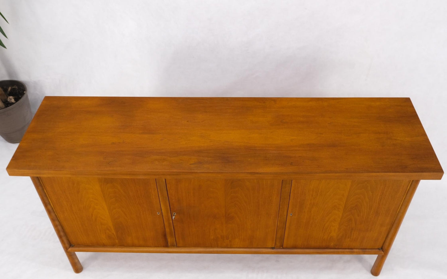 EstablishedLines Gibbings Widdicomb 3 Doors Compartment Long Credenza Dresser Tapered Legs Mint