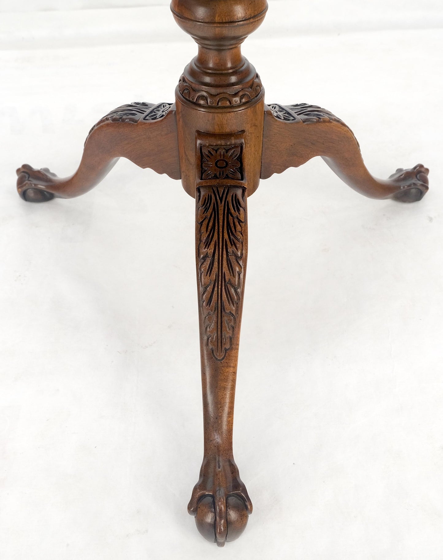 EstablishedLines Baker Pie Crust Tilt Top Carved Mahogany Ball & Claw Breakfast Table MINT