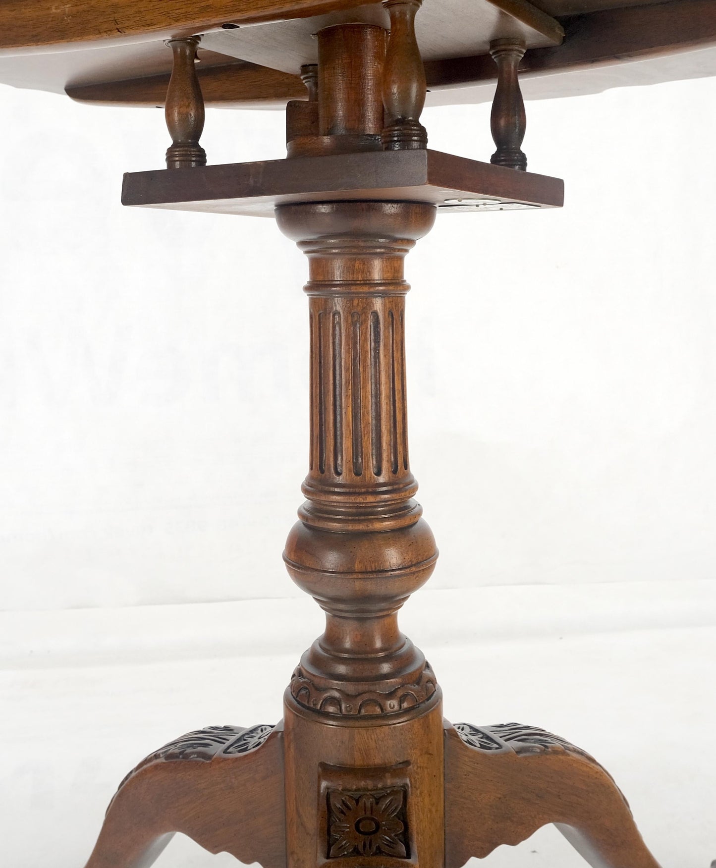 EstablishedLines Baker Pie Crust Tilt Top Carved Mahogany Ball & Claw Breakfast Table MINT