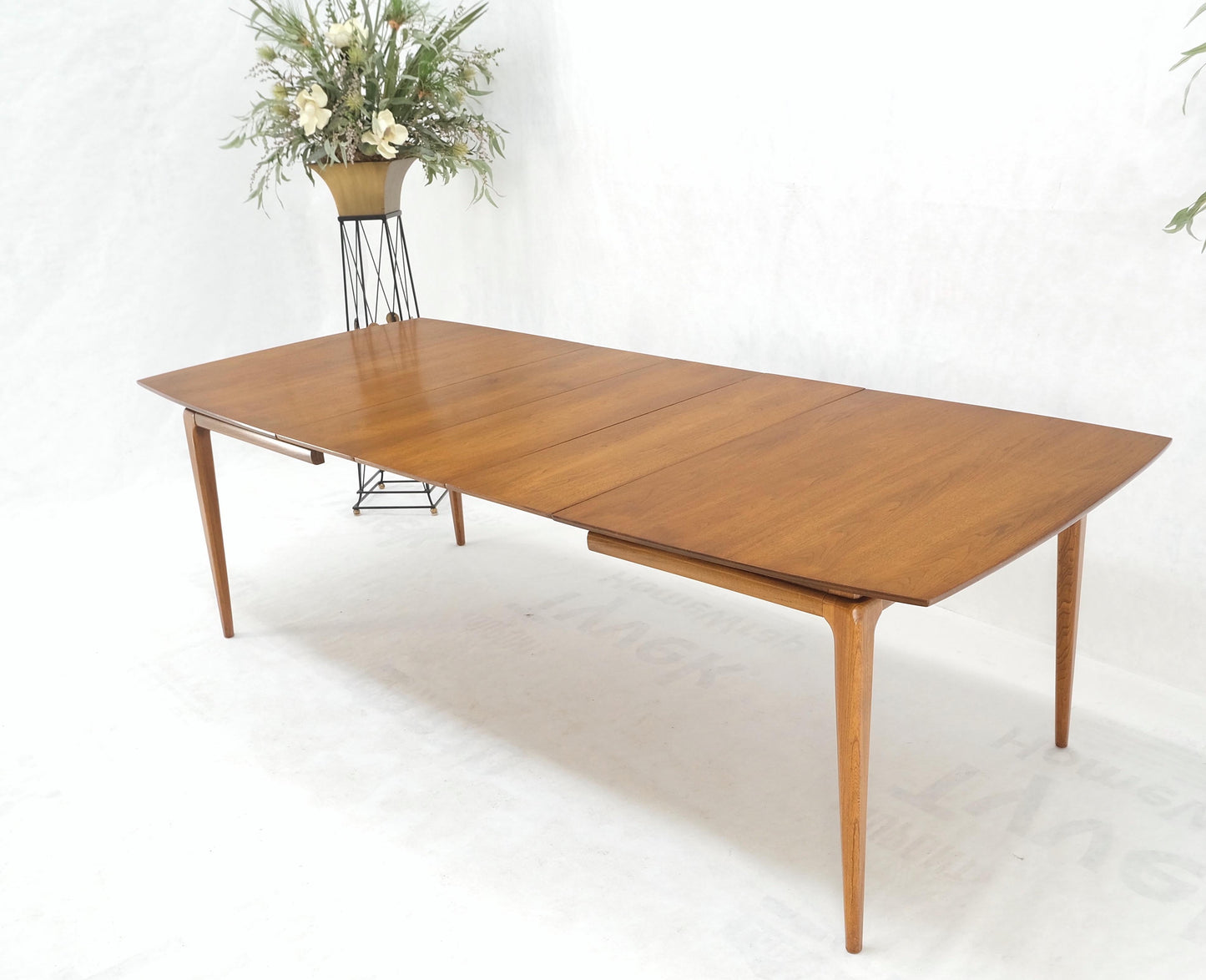 Light Walnut American Mid-Century Modern Boat Shape Dining Table 3 Leaves Mint!