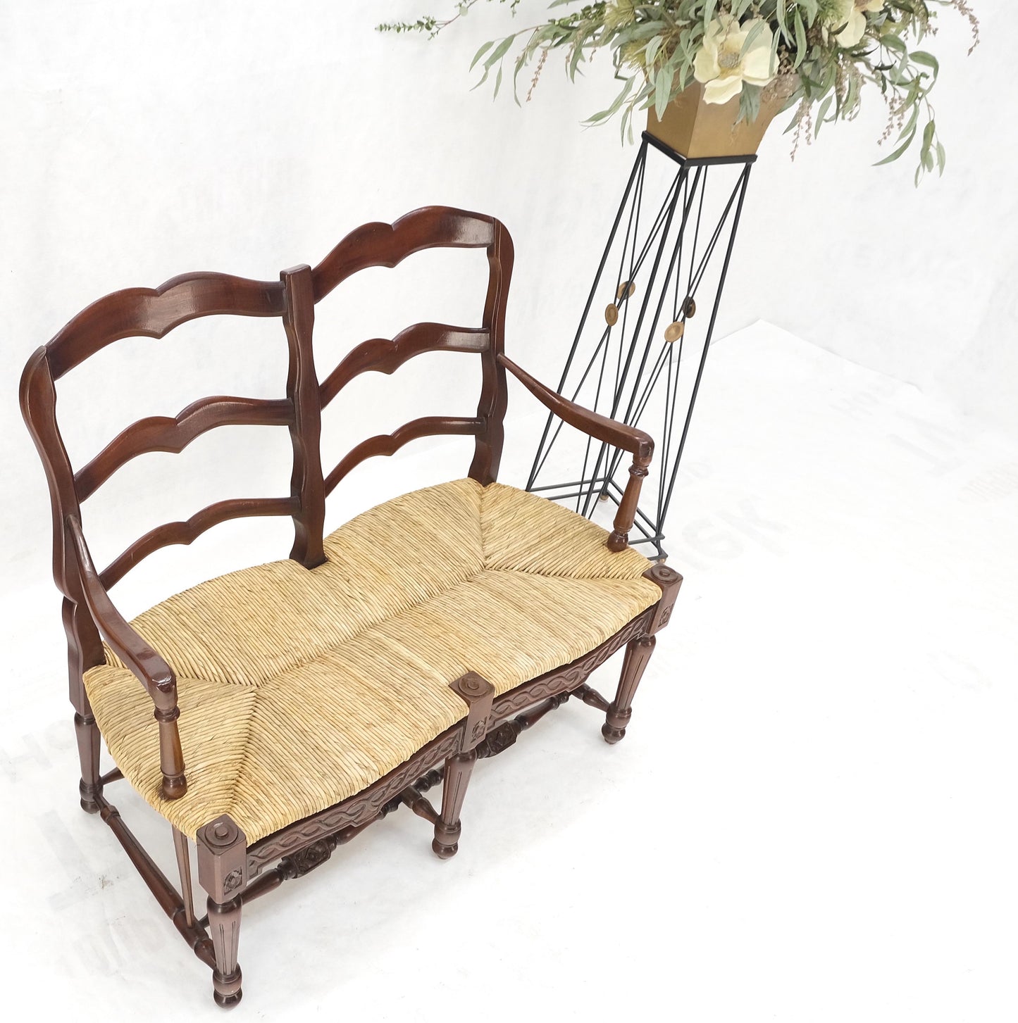 Carved Mahogany Ladder Back Country Rush Seat Loveseat Bench MINT!