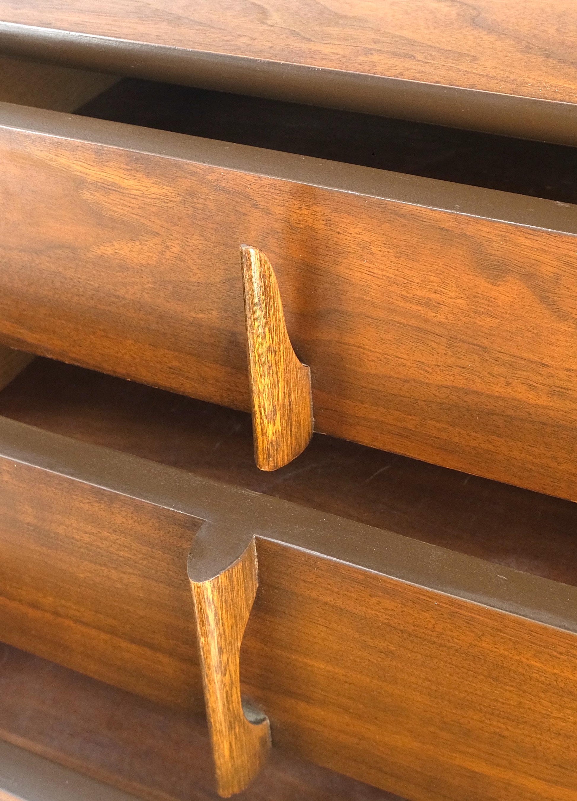 EstablishedLines Pair Walnut Mid Century 3 Drawers Sculptural Night Stands End Tables Mint!