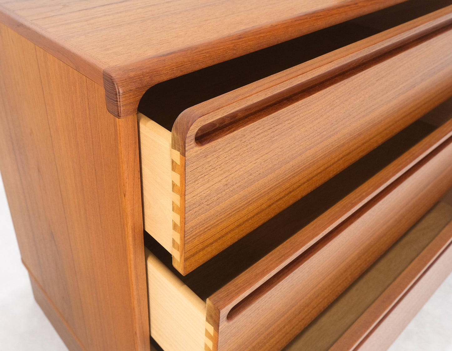 Danish Mid Century Modern Teak 6 Drawers Dresser Credenza Recessed Pulls MINT!