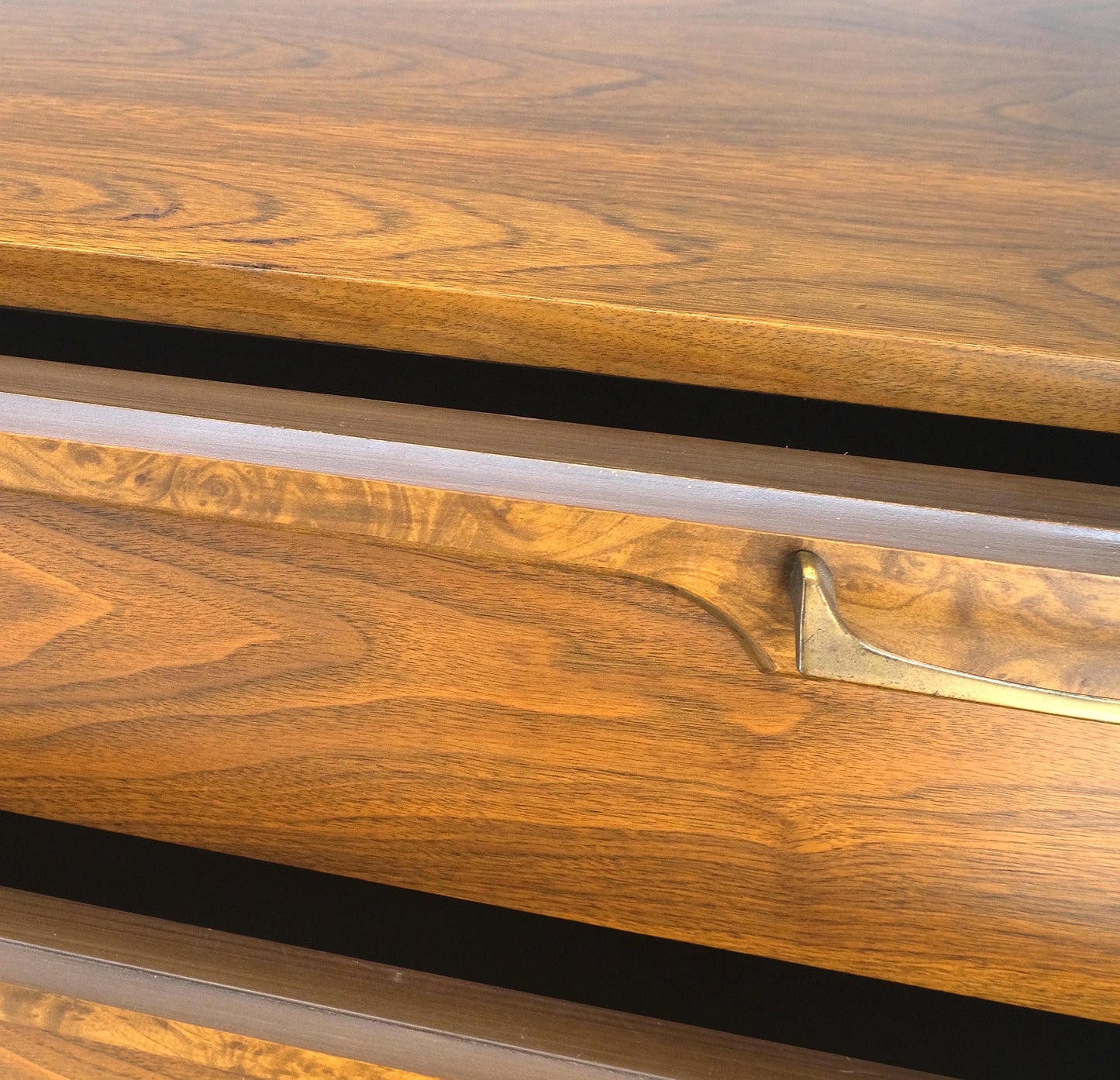 Mid-Century Modern Walnut & Burl Accents Dresser High Chest Mint!