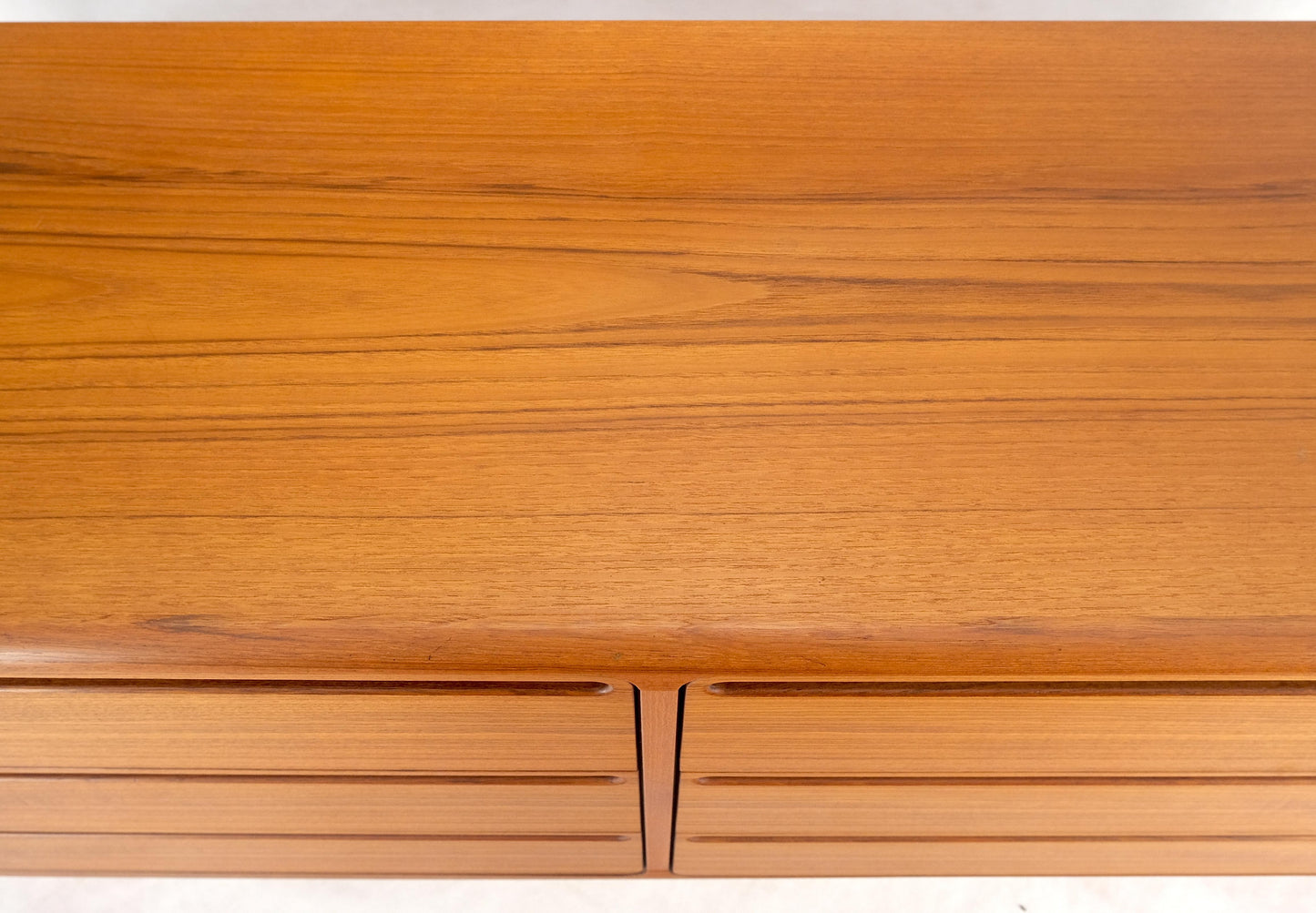 Danish Mid Century Modern Teak 6 Drawers Dresser Credenza Recessed Pulls MINT!