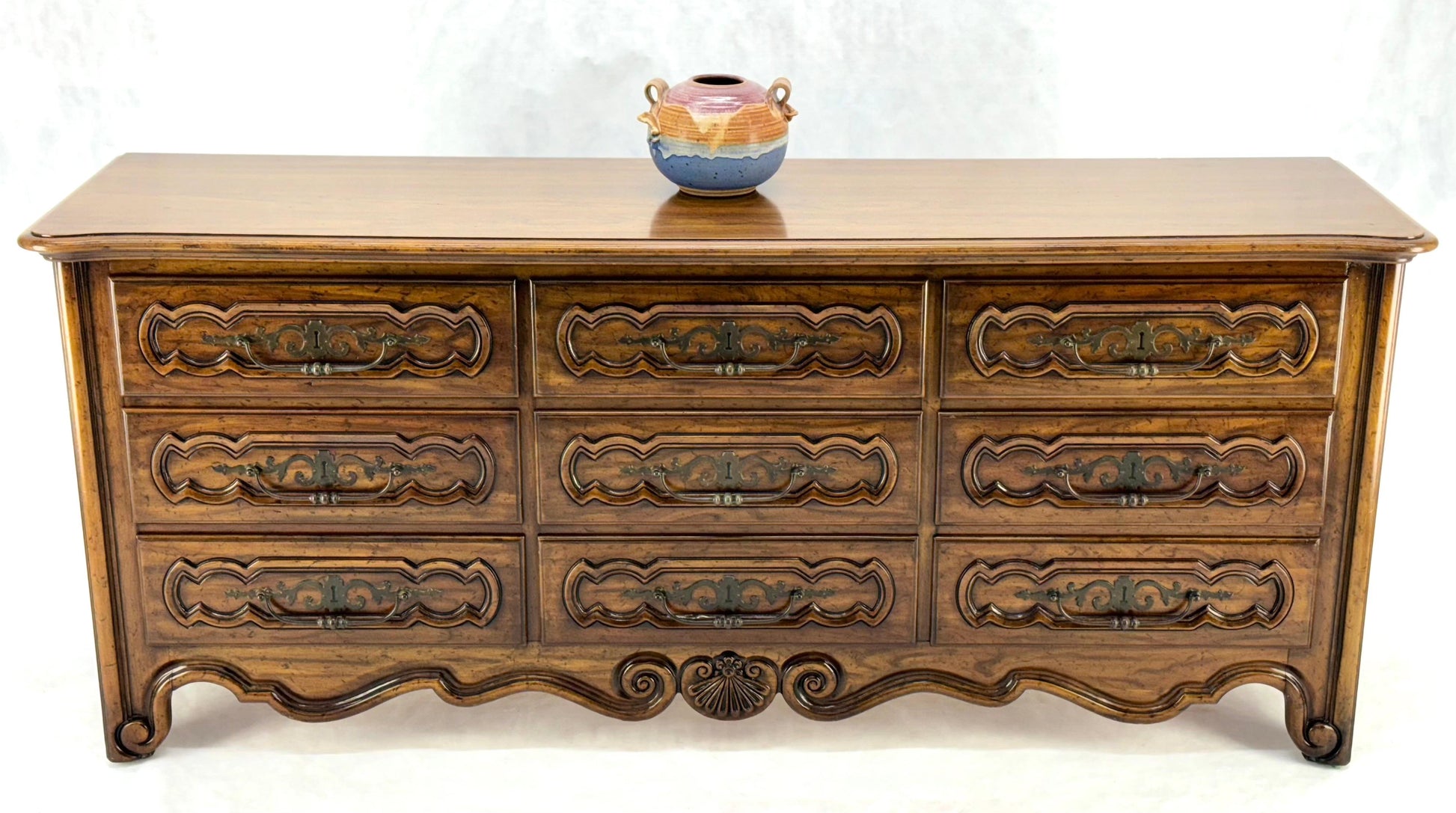 EstablishedLines Henredon Carved Chestnut Drawer Fronts Large Heavy Brass Drop Pulls Dresser MINT