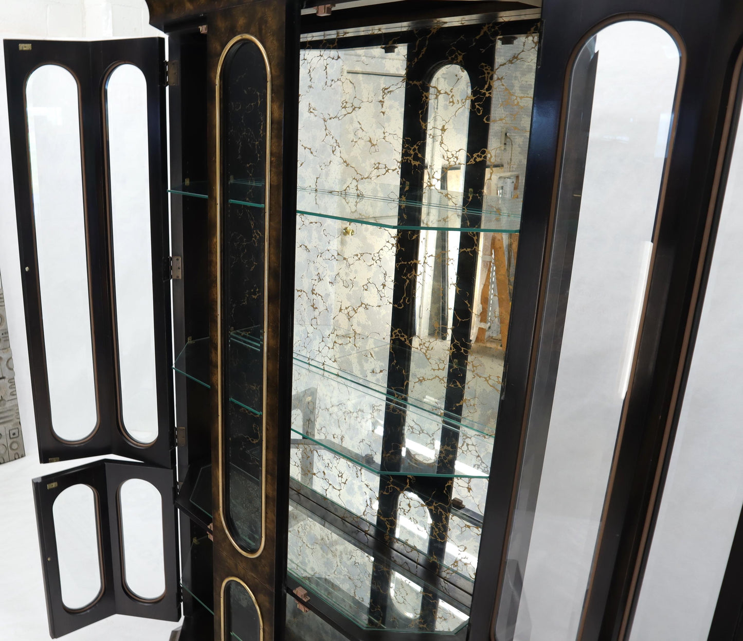Mastercraft Burl Wood and Glass Curio Display Cabinet Vitrine Étagère Breakfront