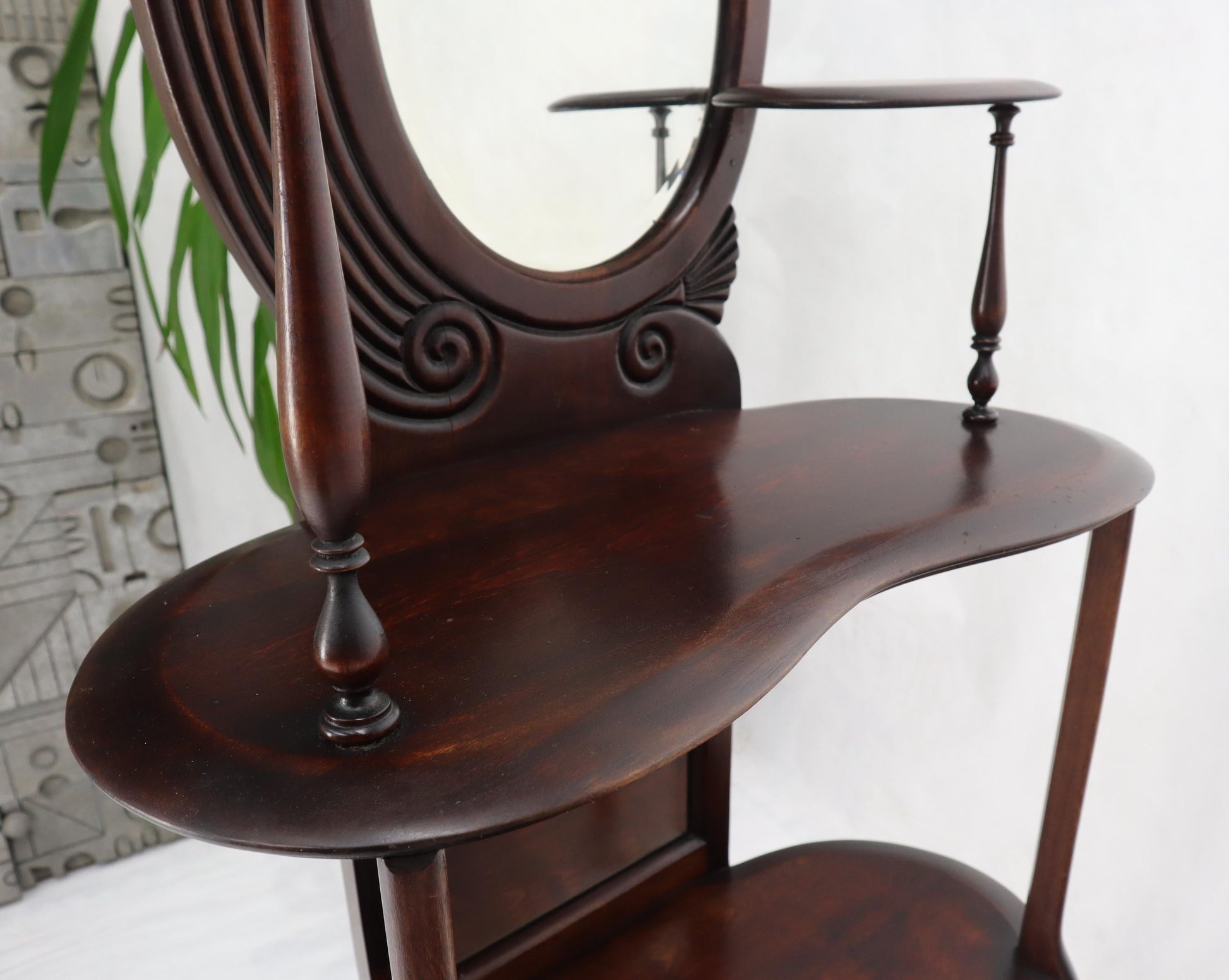 EstablishedLines Solid Mahogany Organic Shape Oval Beveled Glass Staggered 4-Tier Étagère Shelf