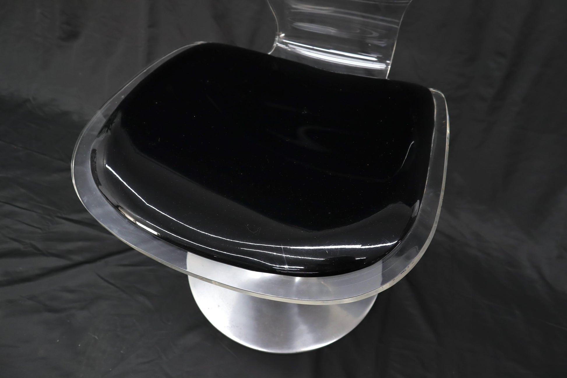 EstablishedLines Tulip Chrome Base Lucite Seats Set of 4 Chairs Dining Table with Glass Round Top