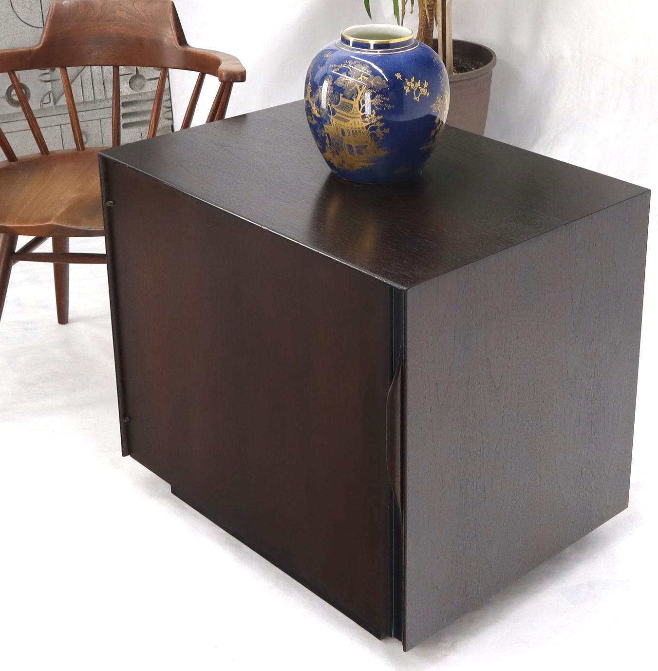 EstablishedLines Mid-Century Modern Cube Shape Compact Liquor Cabinet End Table Espresso Finish