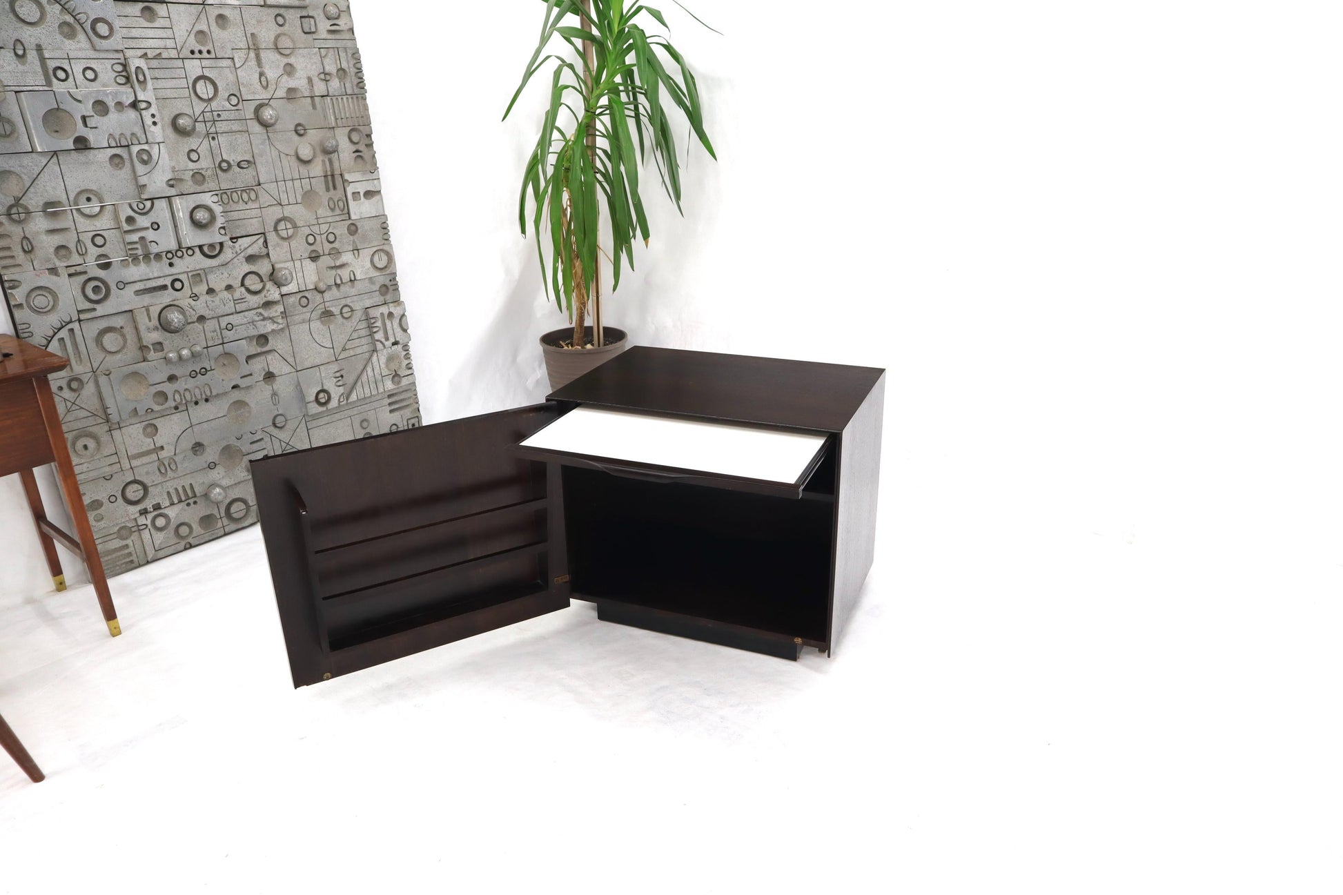 EstablishedLines Mid-Century Modern Cube Shape Compact Liquor Cabinet End Table Espresso Finish