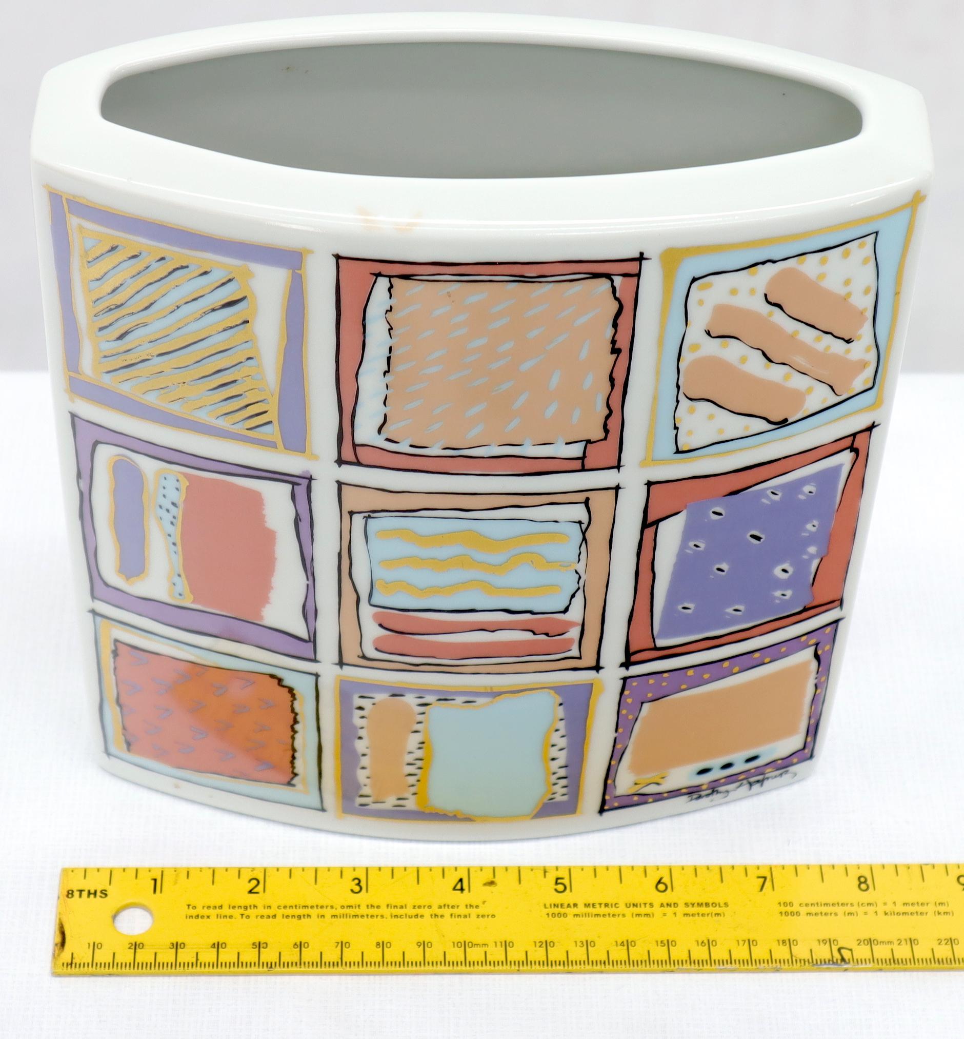 EstablishedLines 20th Century German White Porcelain Square Vase Painted Rosenthal Studio-Linie