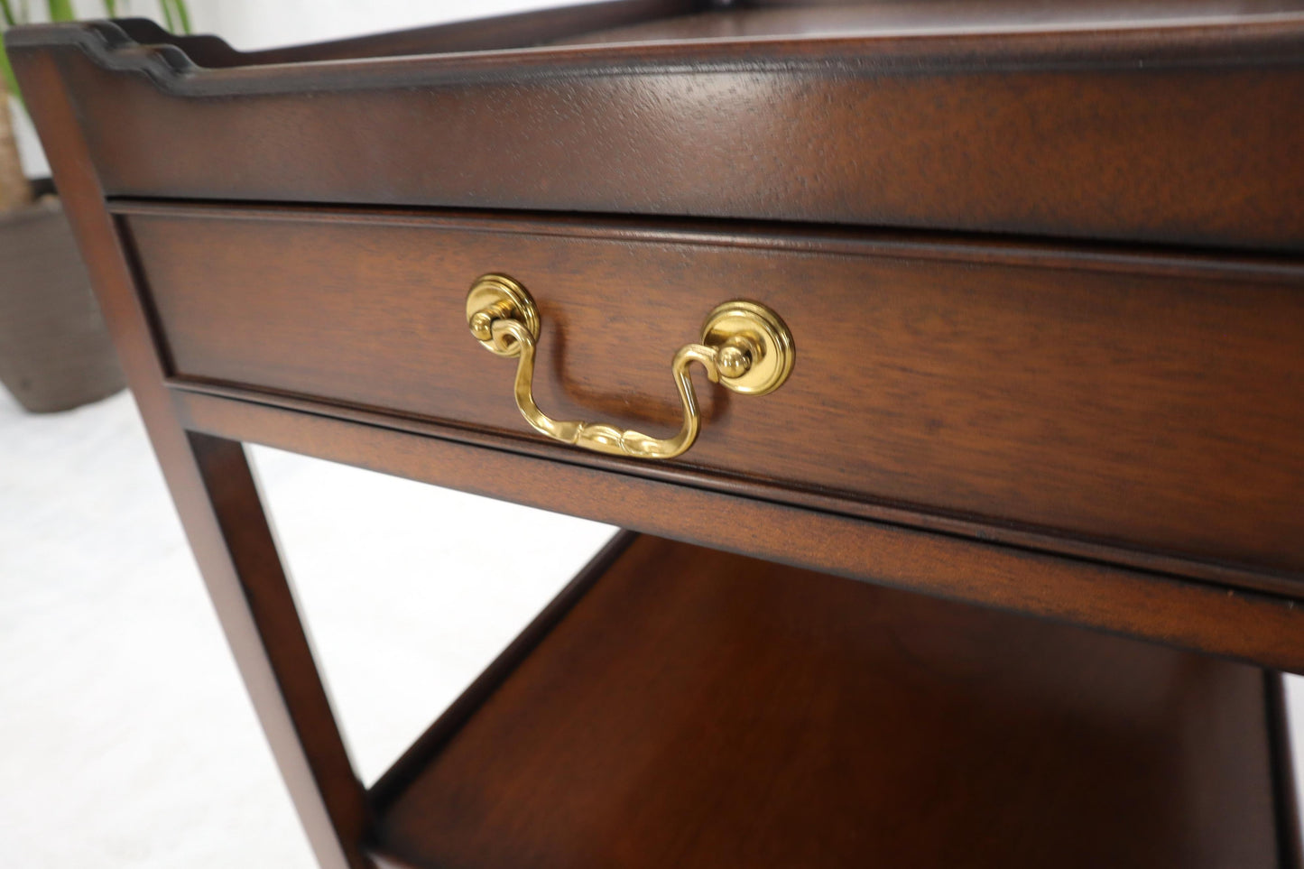 EstablishedLines Southampton Mahogany Gallery Top Brass Drop Pull One-Drawer End Table Stand