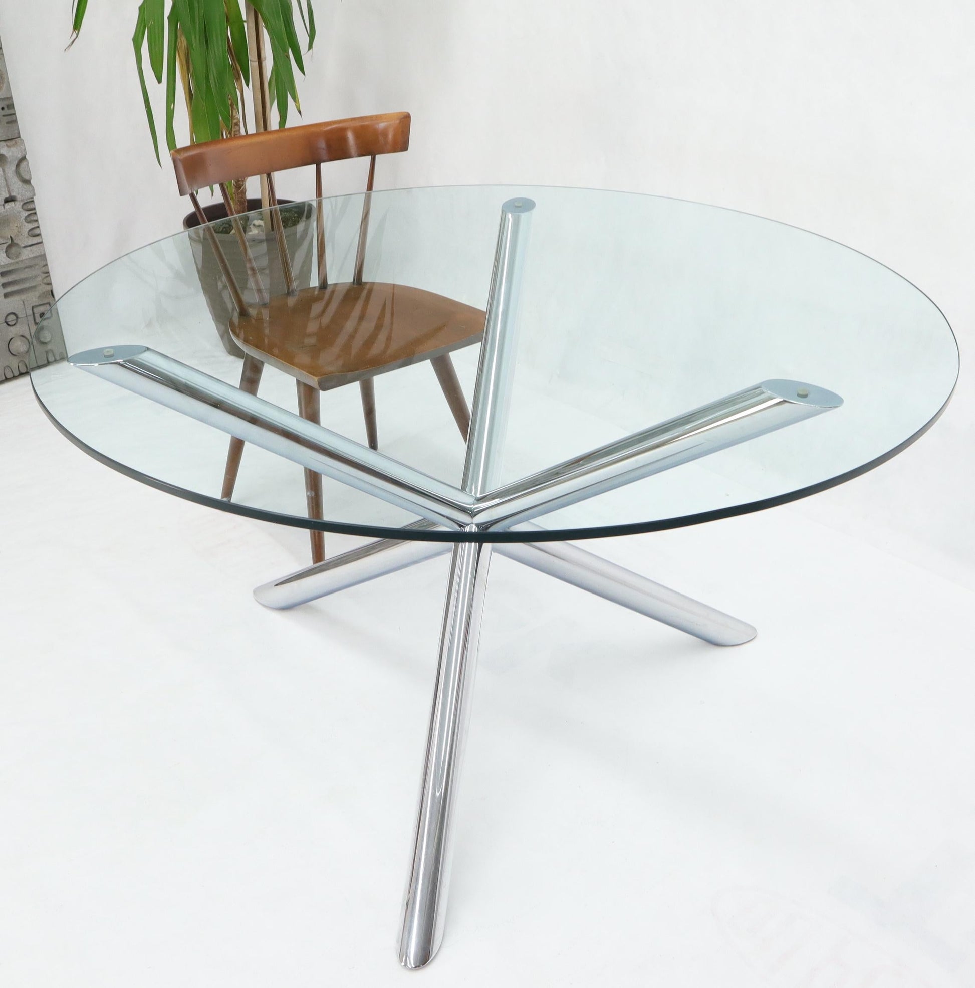 EstablishedLines Jack Shape Large Polished Chrome Round Glass Top Dining Table