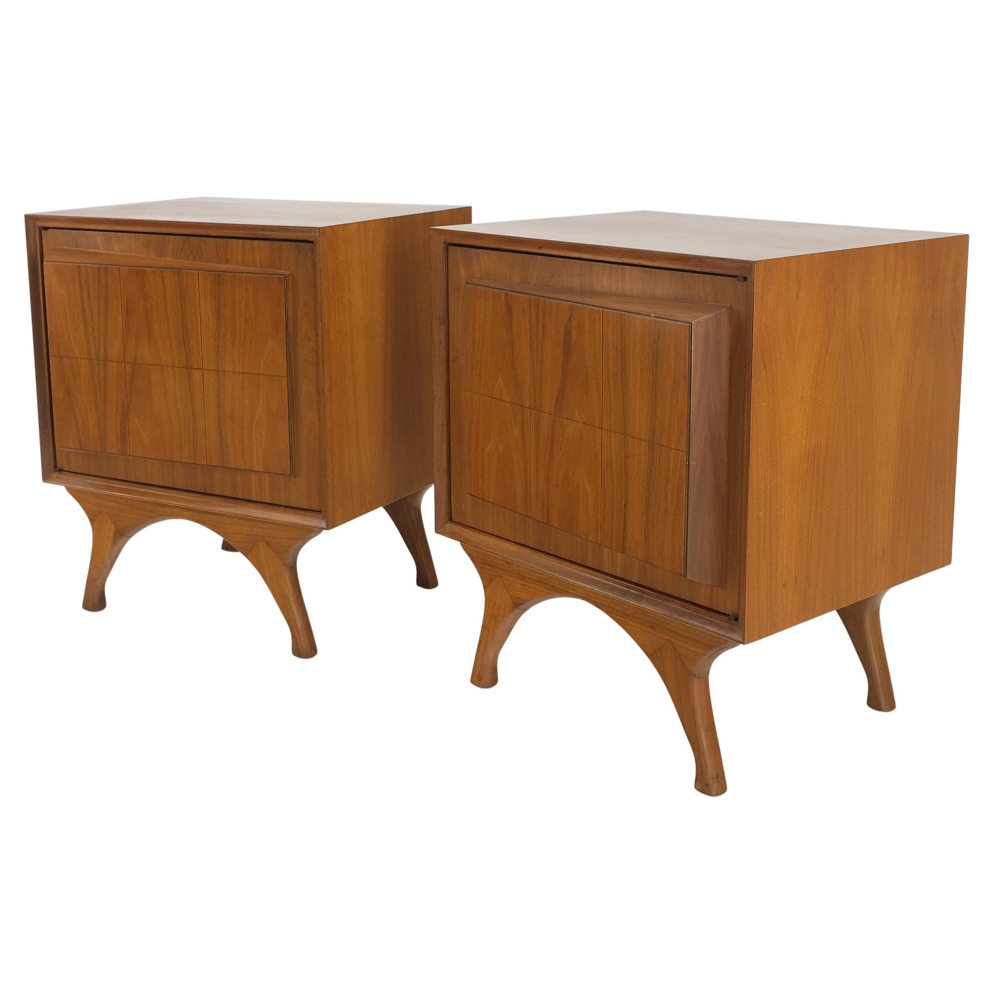 EstablishedLines Pair Sculpted Fronts Legs Walnut Mid-Century Modern Nightstands End Tables MINT!