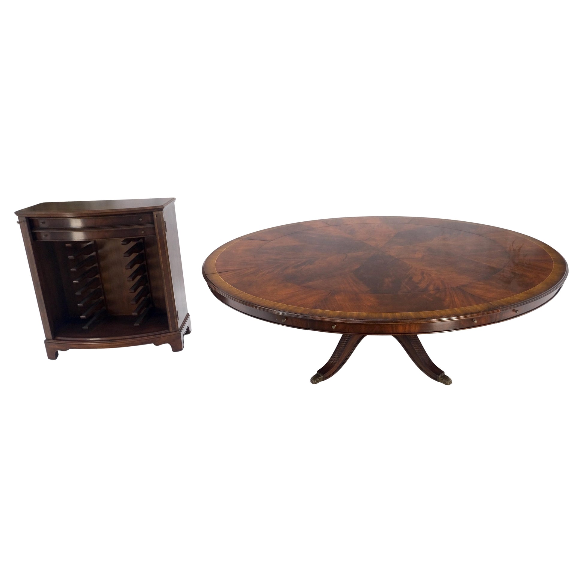 Jonathan Charles 66/92' Diamet Round 8 board Extendable Dining Table Single Base
