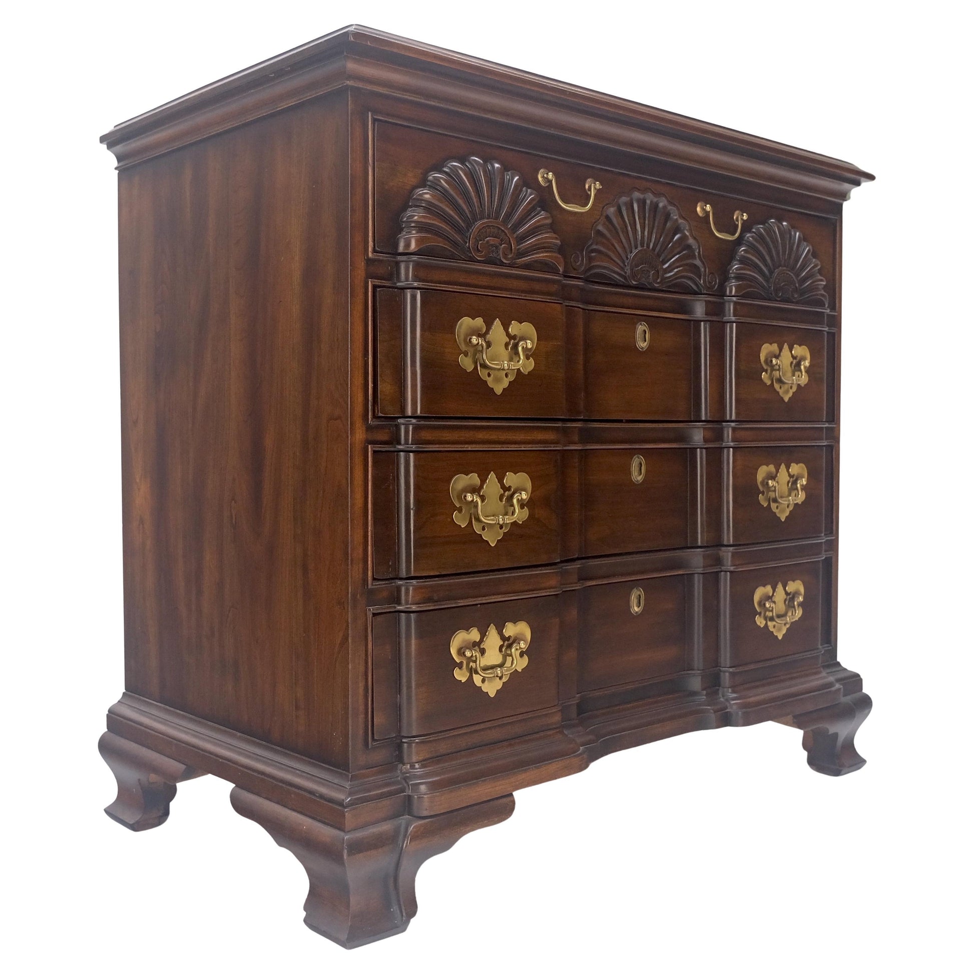 EstablishedLines Fine Block Front Scallop Carving 4 Drawers Bachelor Chest Dresser MINT